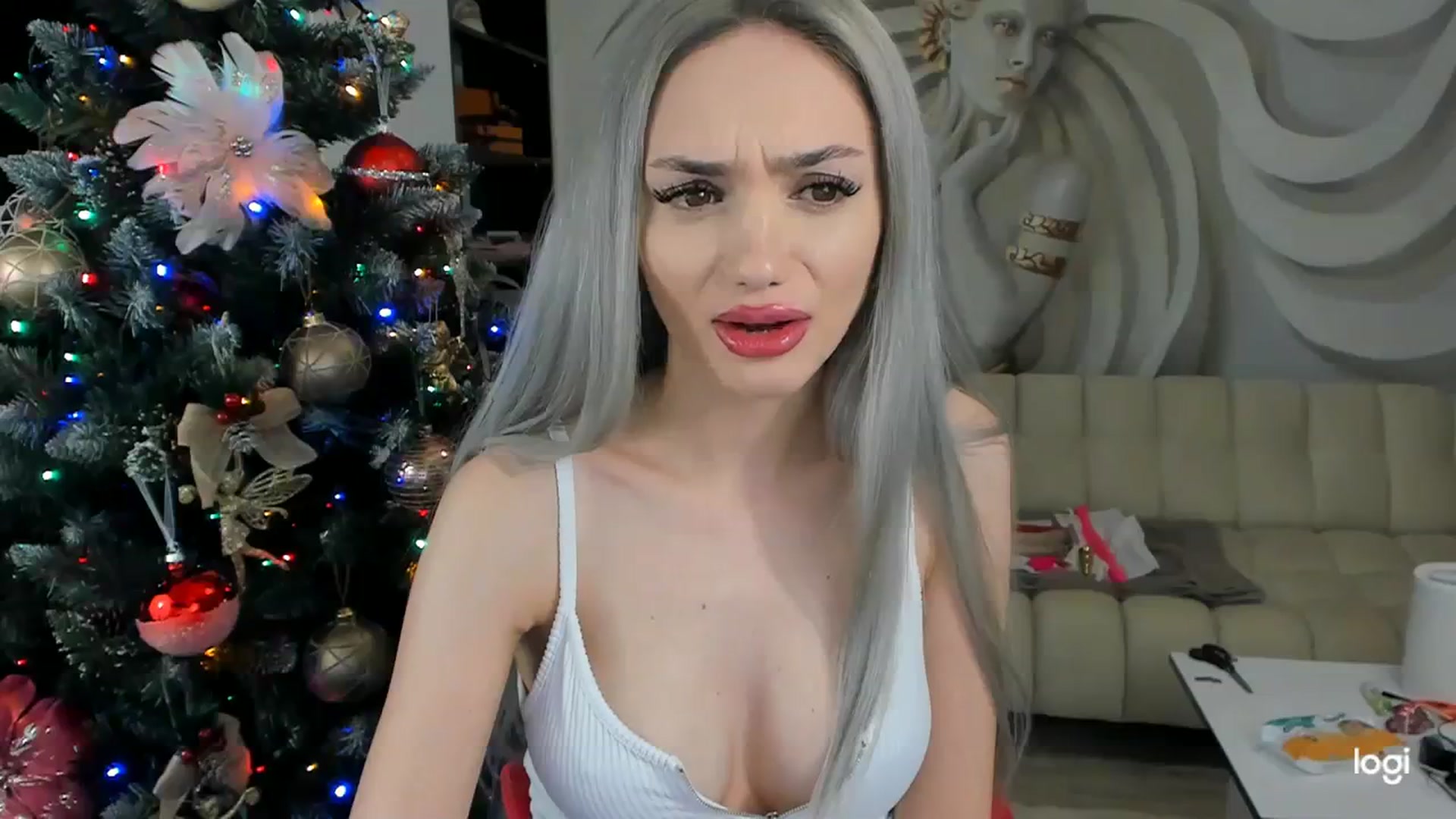 Gallery image thumbnail from HaleySweet18's myfreecams stream on, 01/02/2024, 24:01 image 10 of 20