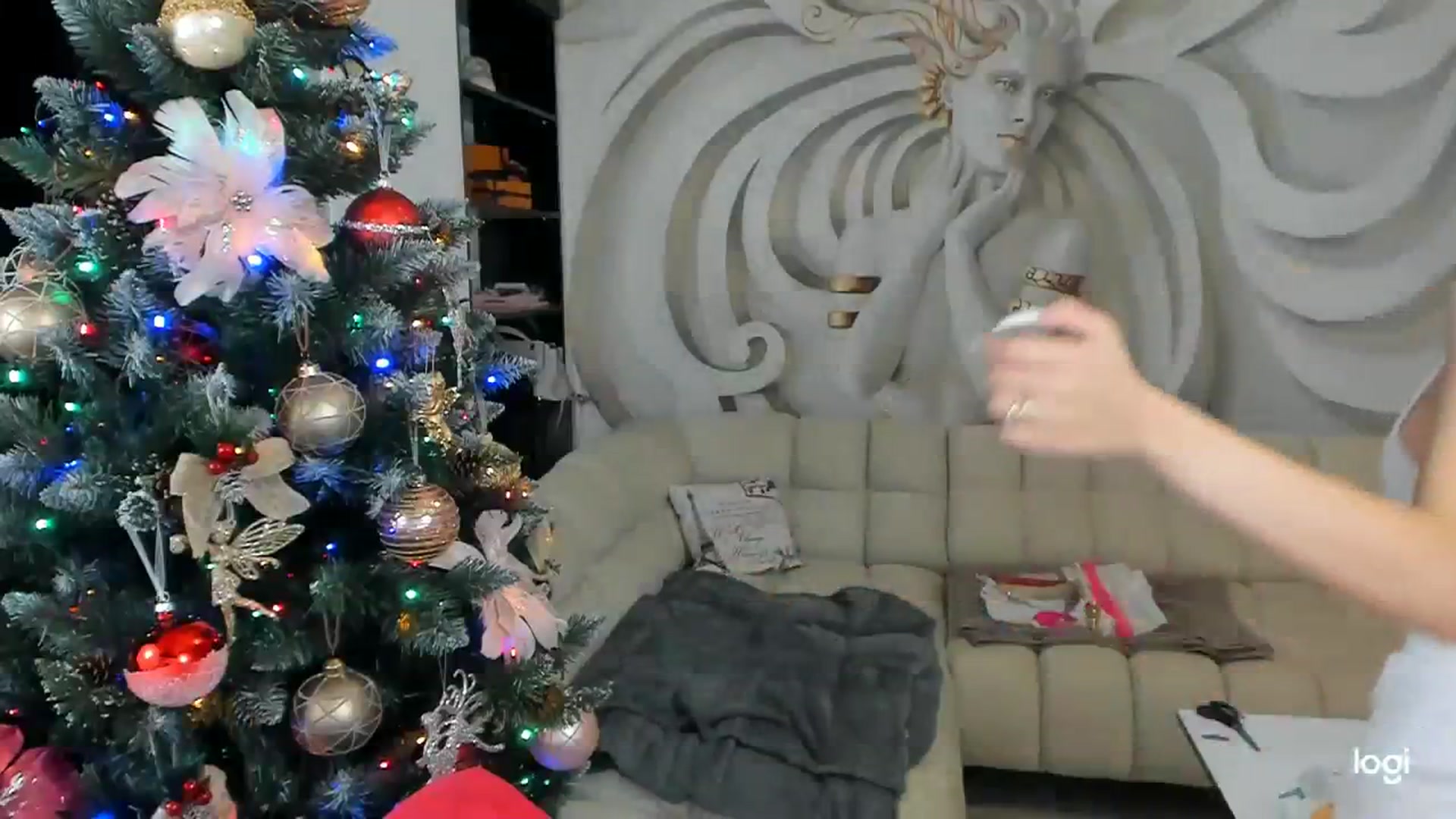 Gallery image thumbnail from HaleySweet18's myfreecams stream on, 01/02/2024, 03:45 image 19 of 20