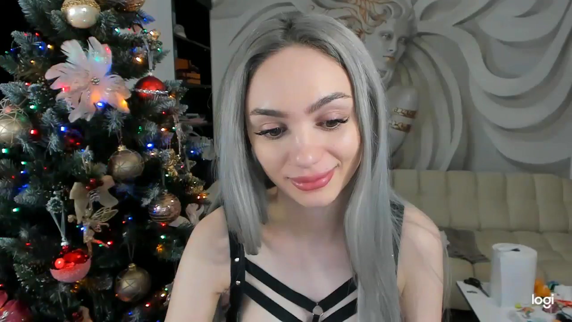 Gallery image thumbnail from HaleySweet18's myfreecams stream on, 01/03/2024, 05:14 image 10 of 20