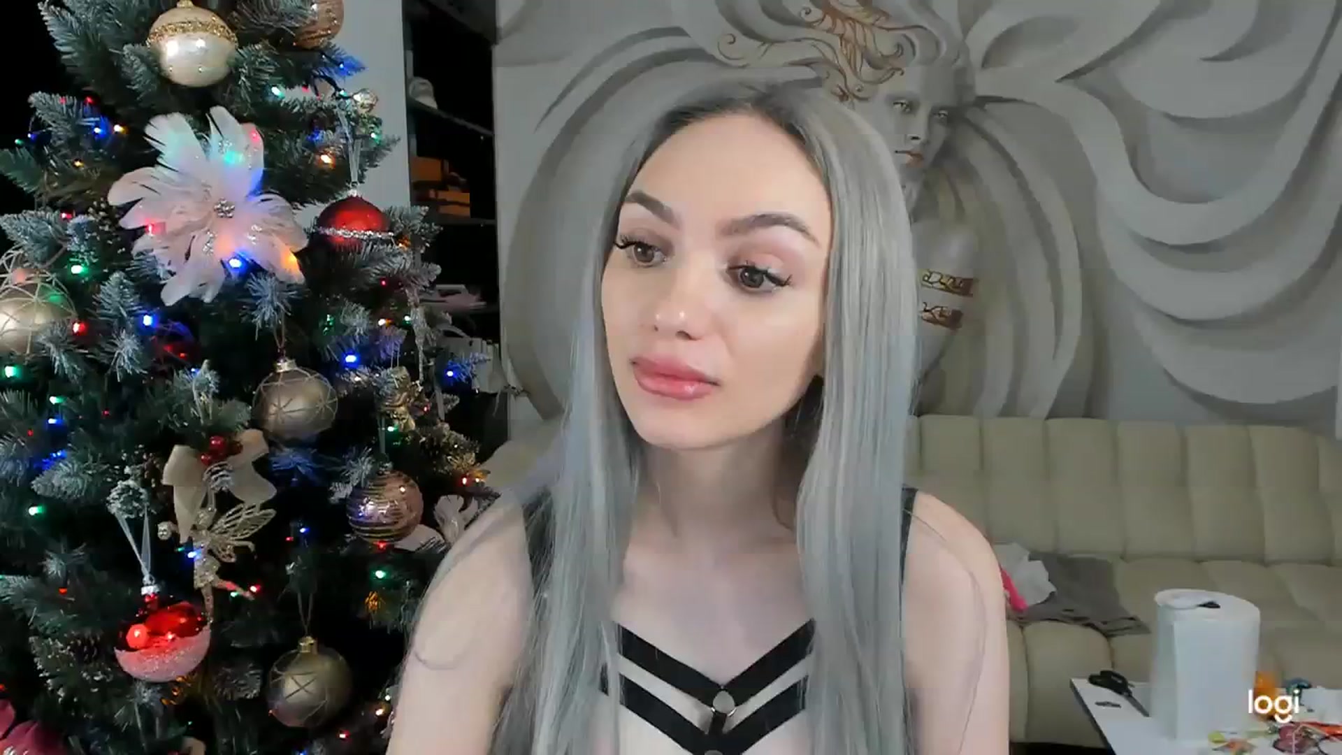 Gallery image thumbnail from HaleySweet18's myfreecams stream on, 01/03/2024, 05:14 image 1 of 20