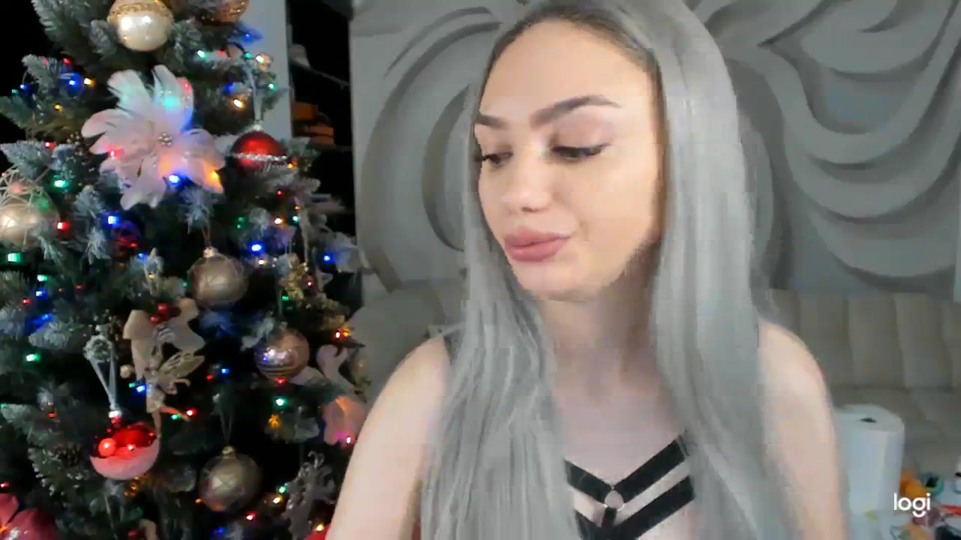 Gallery image thumbnail from HaleySweet18's myfreecams stream on, 01/03/2024, 20:48 image 3 of 20