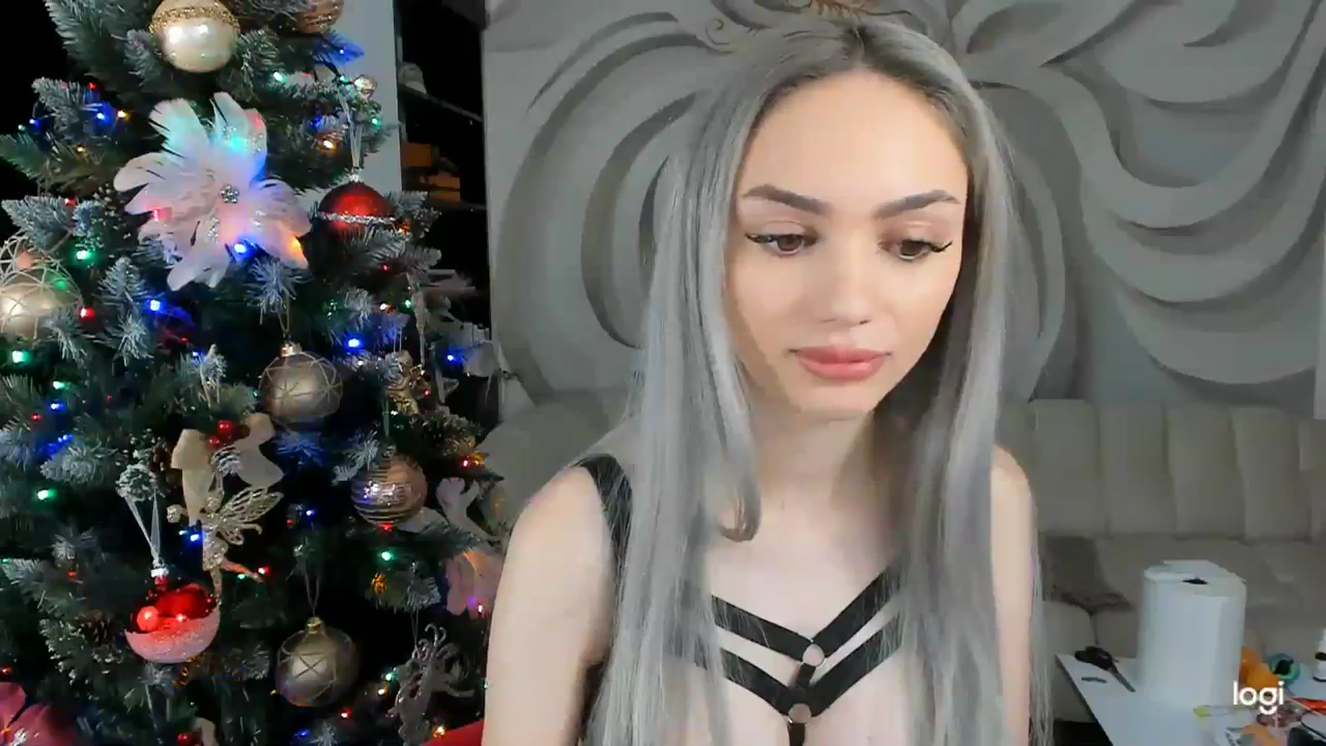Gallery image thumbnail from HaleySweet18's myfreecams stream on, 01/03/2024, 20:48 image 19 of 20