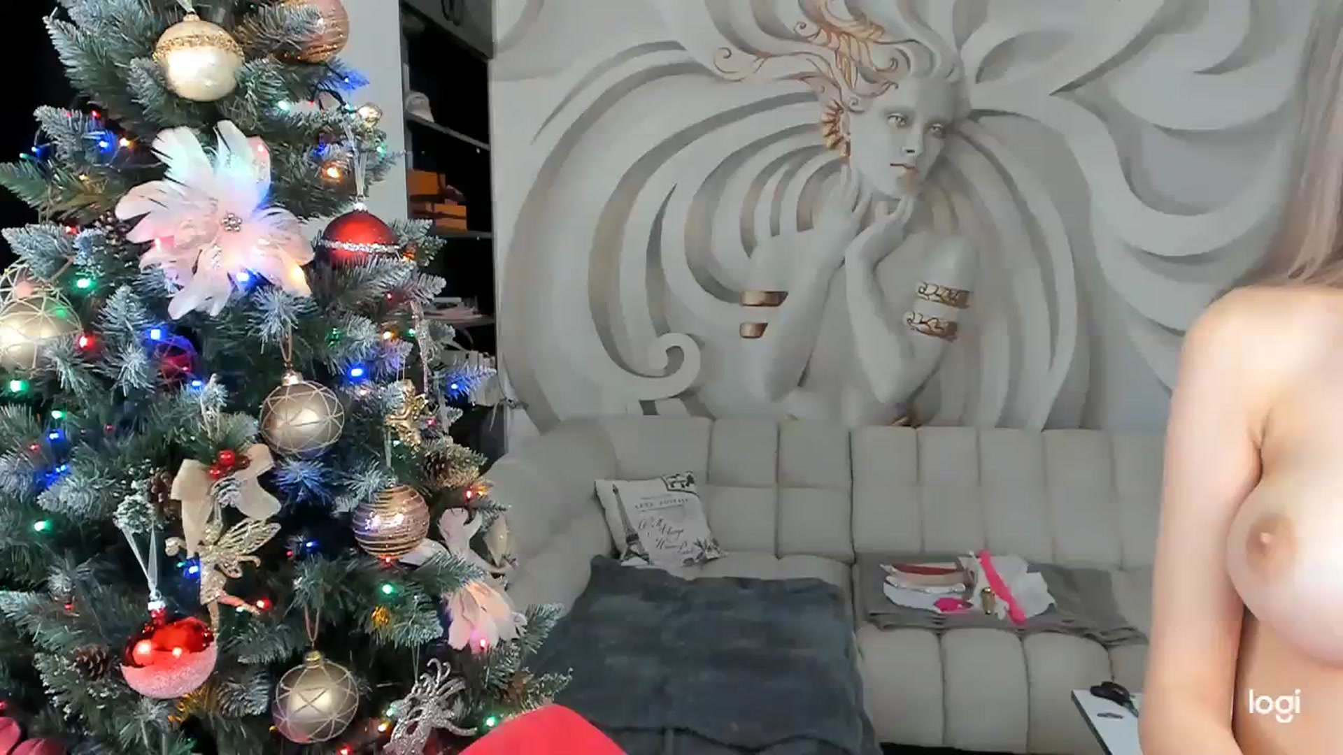 Gallery image thumbnail from HaleySweet18's myfreecams stream on, 01/03/2024, 22:09 image 18 of 20