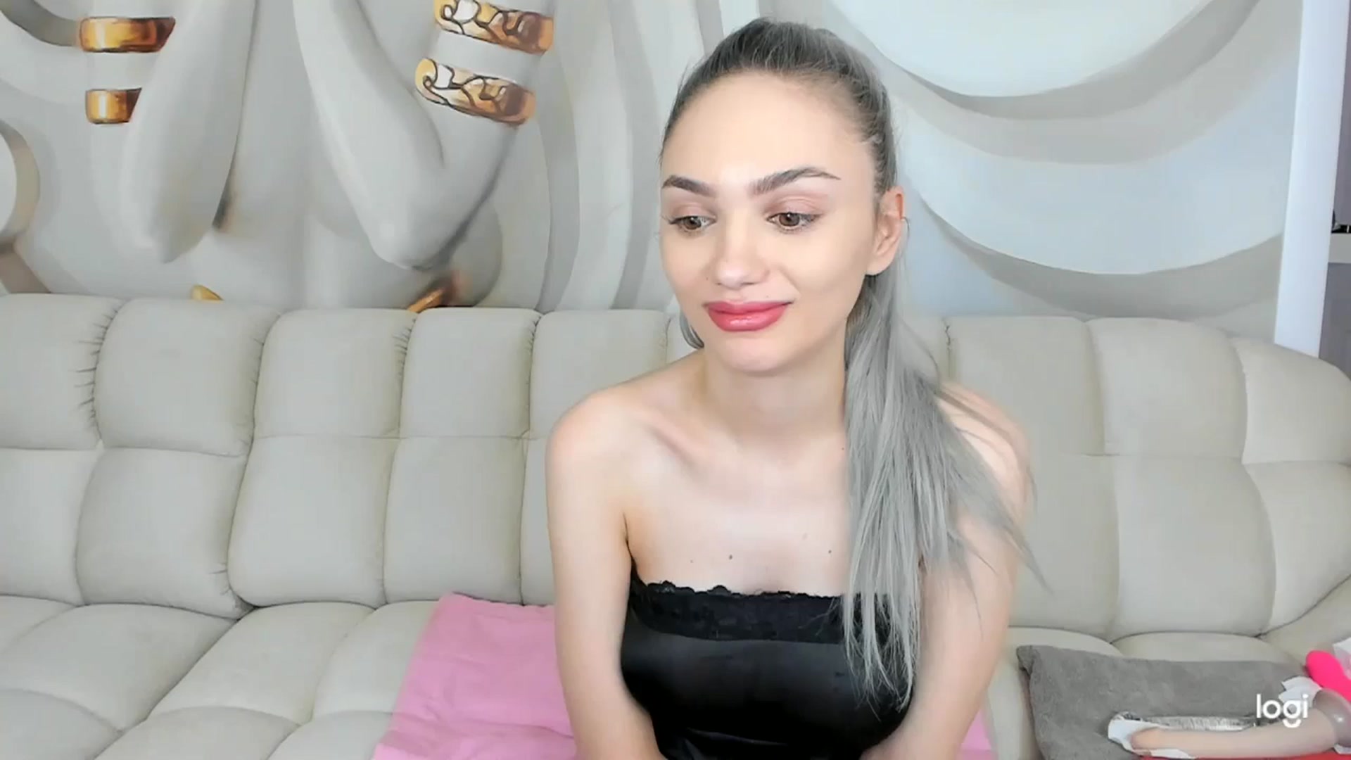 Gallery image thumbnail from HaleySweet18's myfreecams stream on, 01/11/2024, 07:35 image 16 of 20
