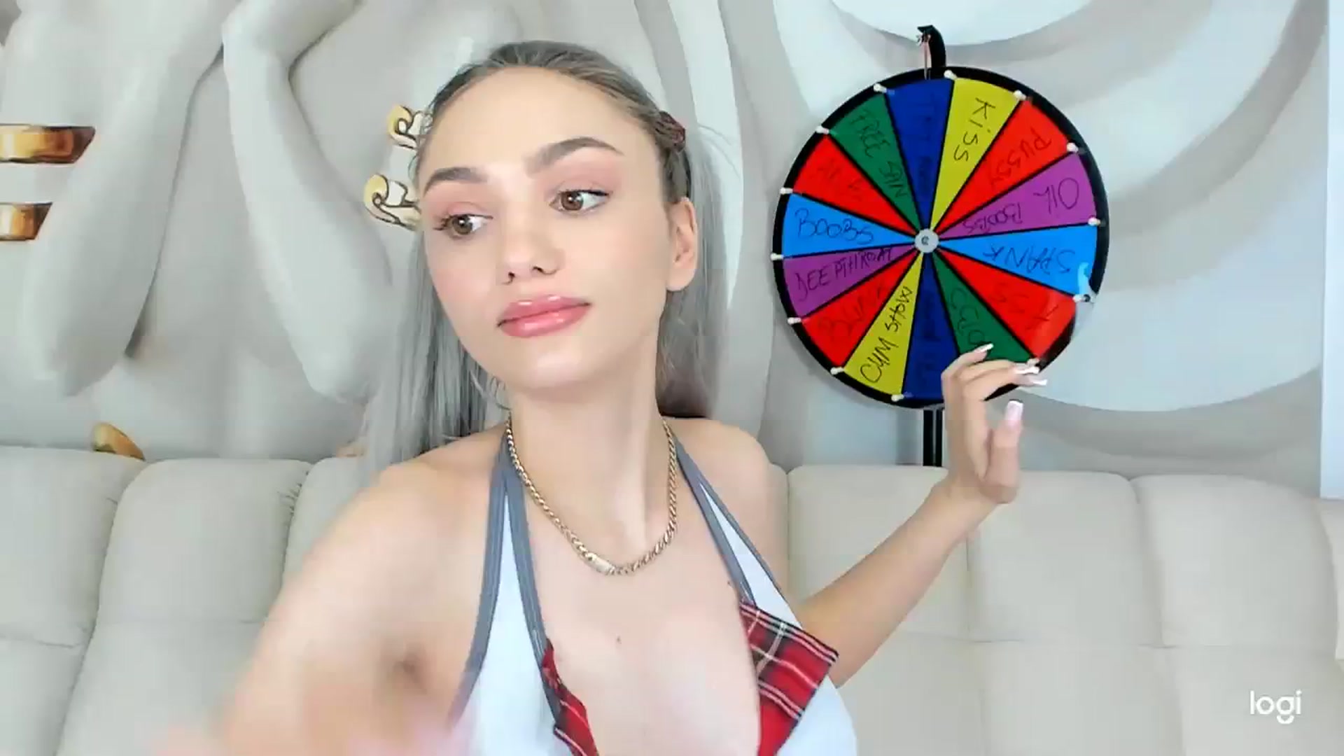 Gallery image thumbnail from HaleySweet18's myfreecams stream on, 01/28/2024, 24:27 image 15 of 20