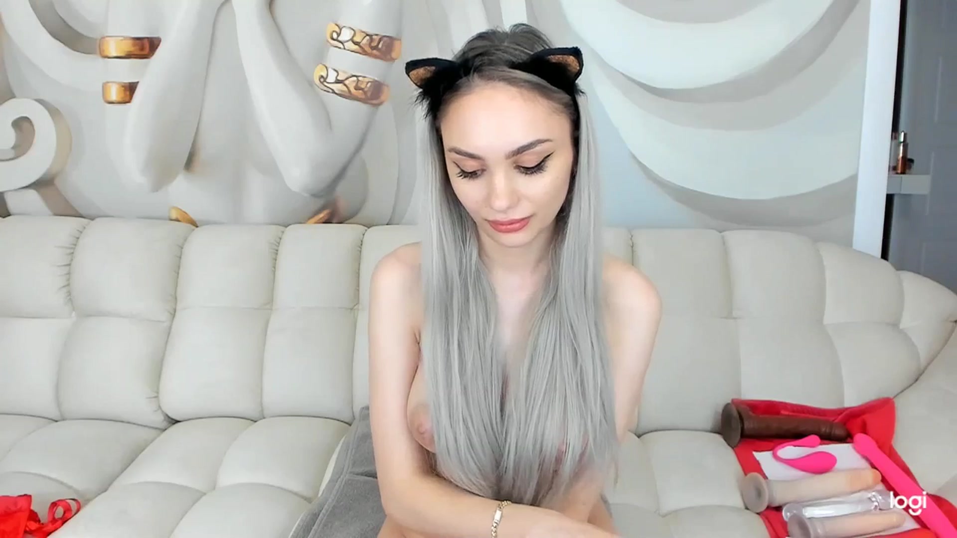 Gallery image thumbnail from HaleySweet18's myfreecams stream on, 03/14/2024, 07:00 image 17 of 20