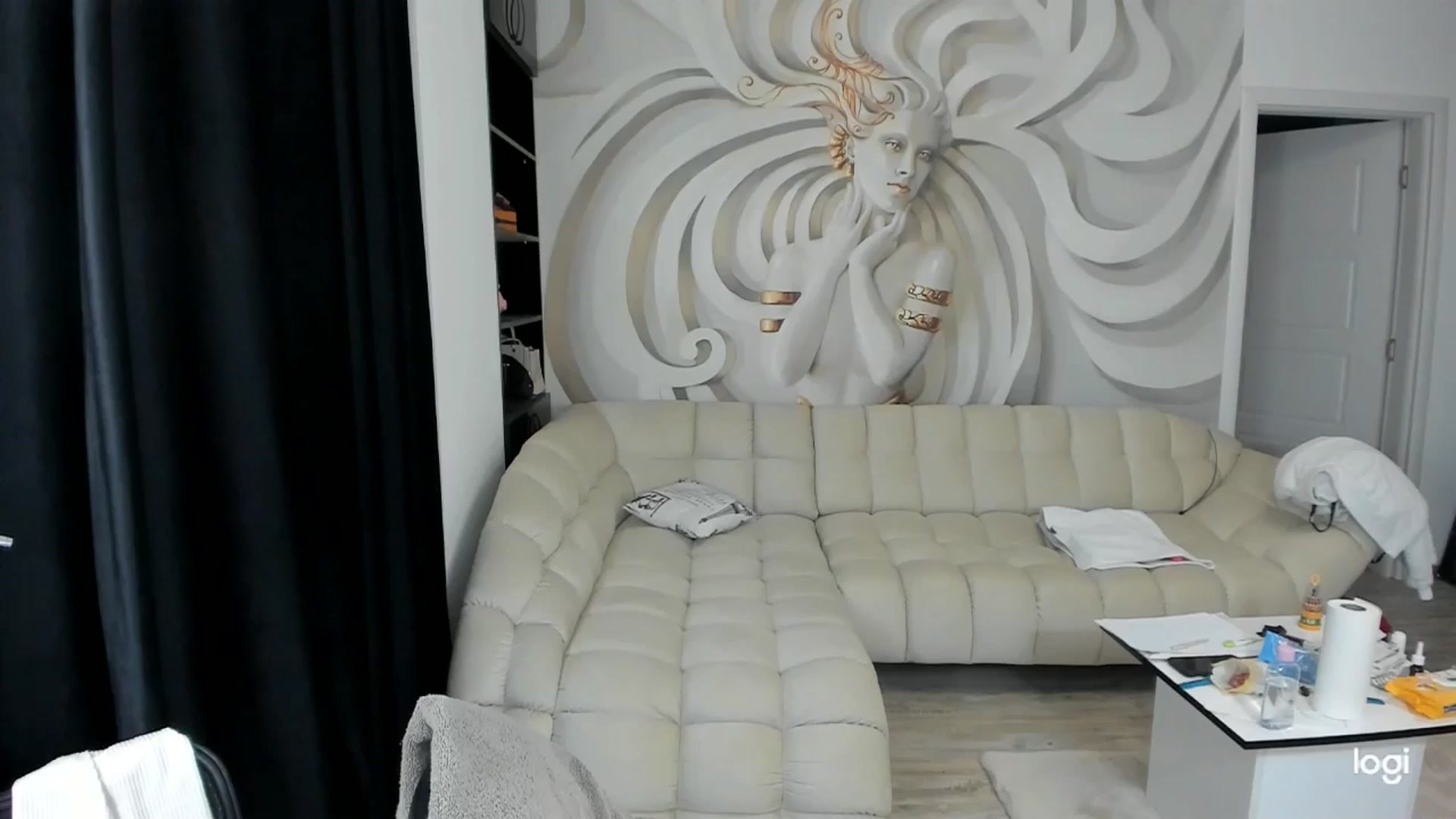 Gallery image thumbnail from HaleySweet18's myfreecams stream on, 05/19/2024, 01:23 image 4 of 20