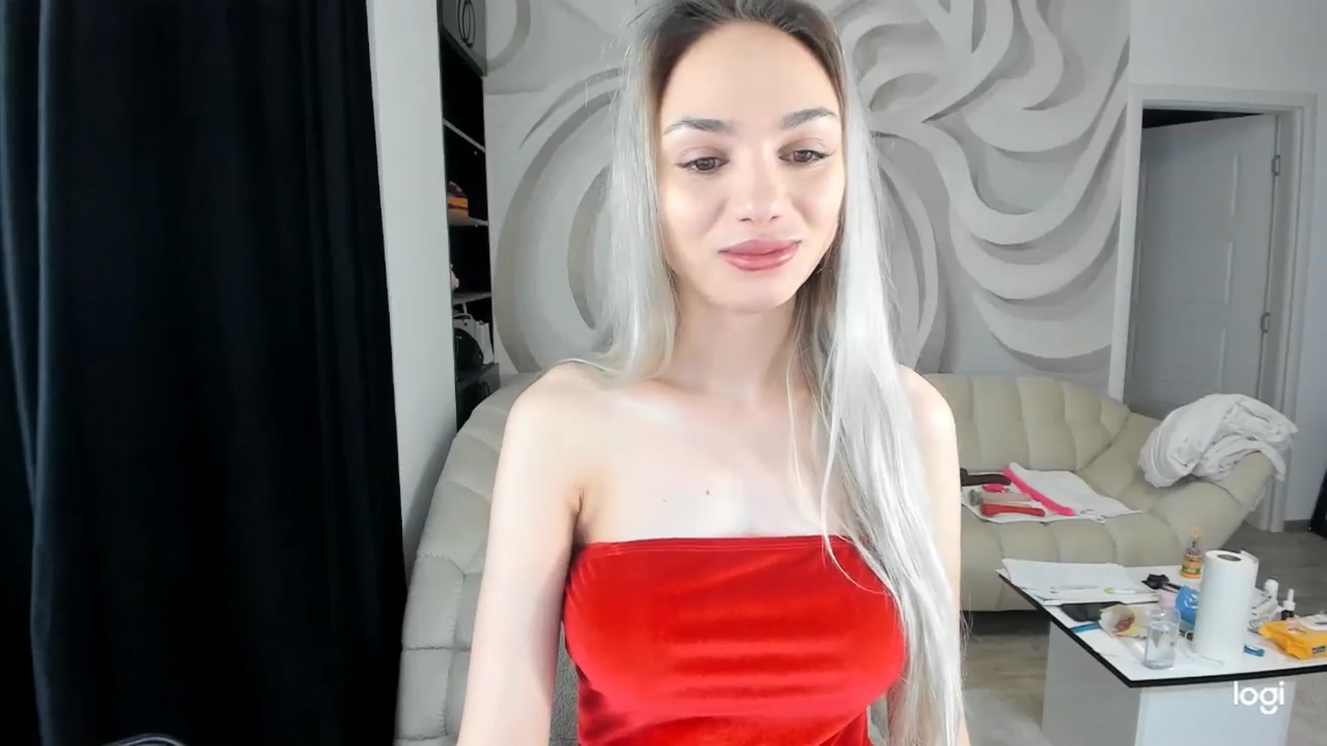 Gallery image thumbnail from HaleySweet18's myfreecams stream on, 05/19/2024, 23:43 image 5 of 20