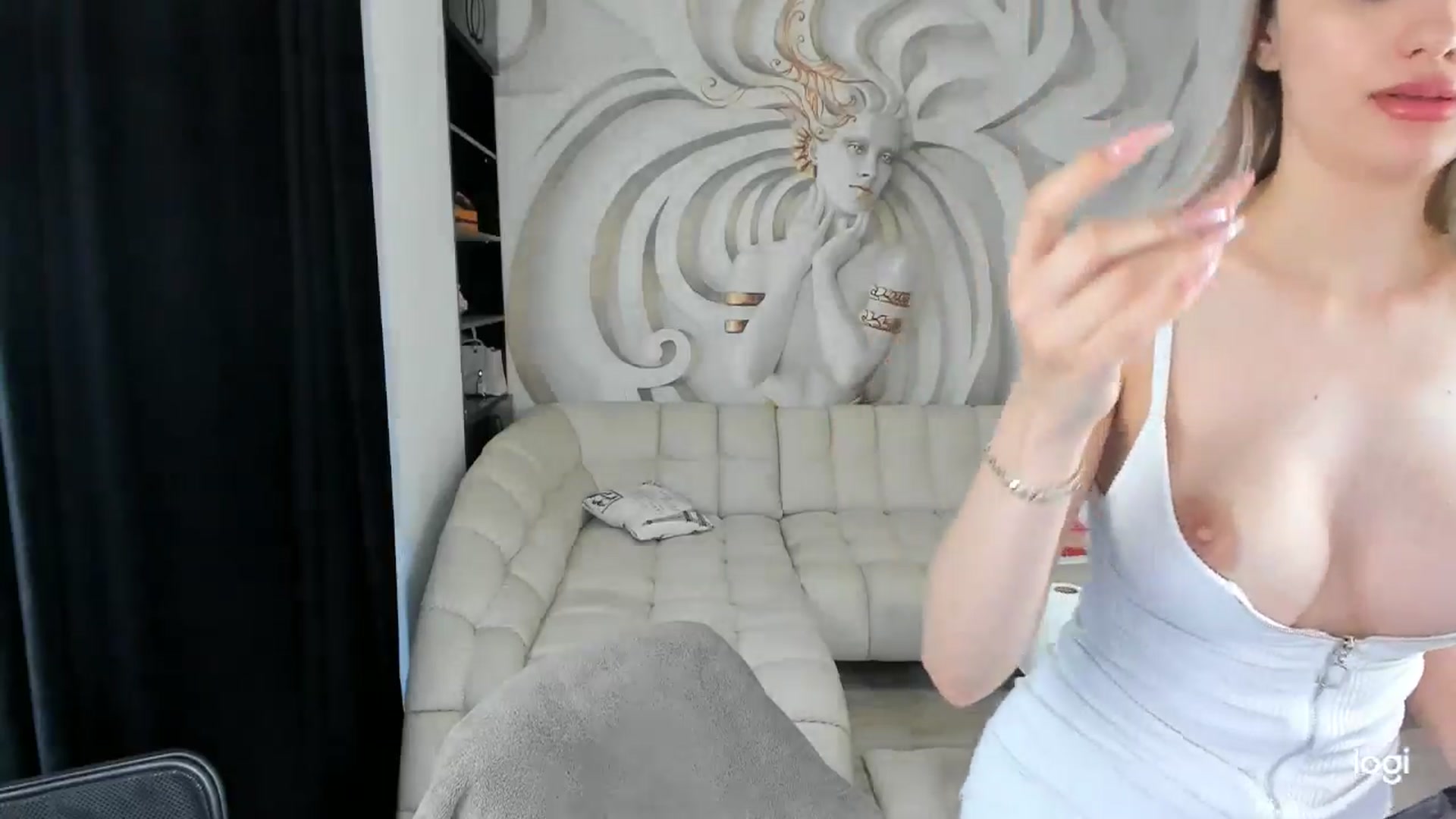Gallery image thumbnail from HaleySweet18's myfreecams stream on, 05/23/2024, 07:05 image 19 of 20
