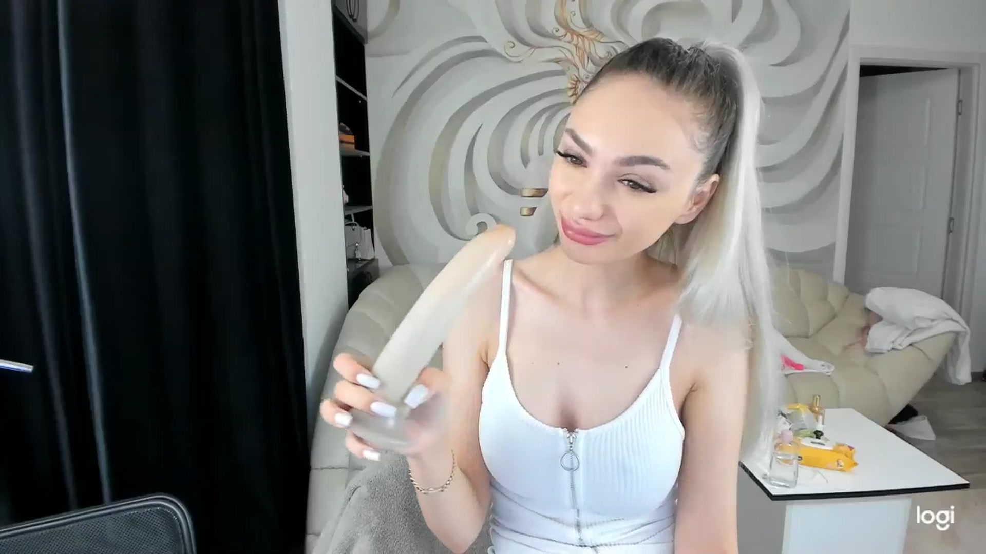 Gallery image thumbnail from HaleySweet18's myfreecams stream on, 05/27/2024, 21:54 image 3 of 20