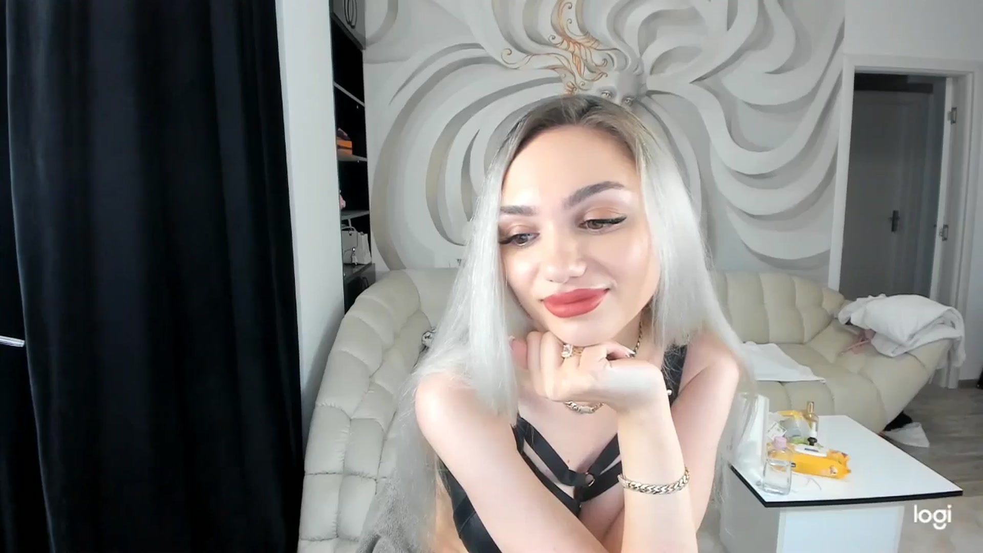 Gallery image thumbnail from HaleySweet18's myfreecams stream on, 05/28/2024, 22:46 image 6 of 20