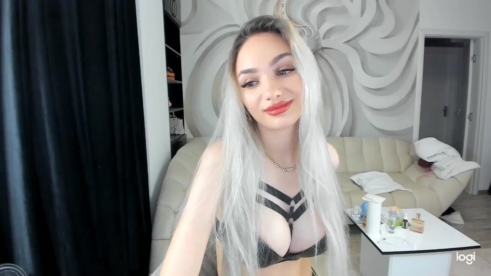 Gallery image thumbnail from HaleySweet18's myfreecams stream on, 05/29/2024, 20:07 image 10 of 20
