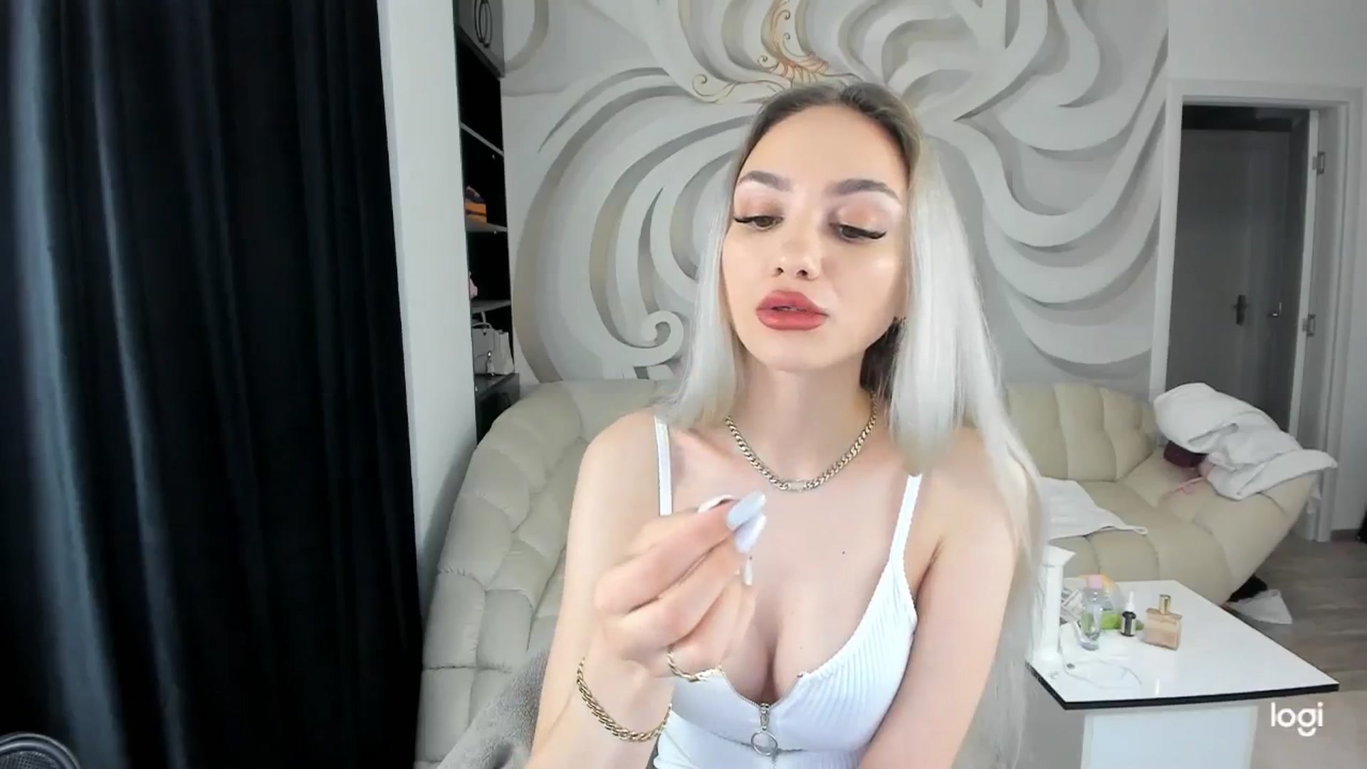 Gallery image thumbnail from HaleySweet18's myfreecams stream on, 05/29/2024, 21:29 image 7 of 20