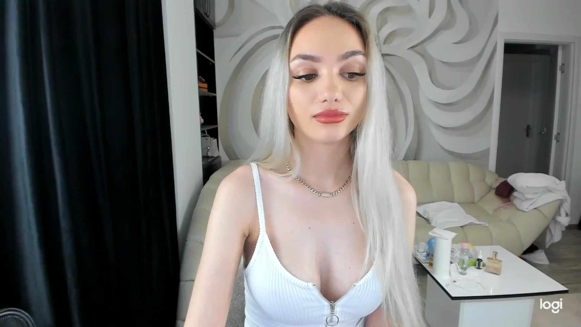 Gallery image thumbnail from HaleySweet18's myfreecams stream on, 05/29/2024, 22:54 image 9 of 20