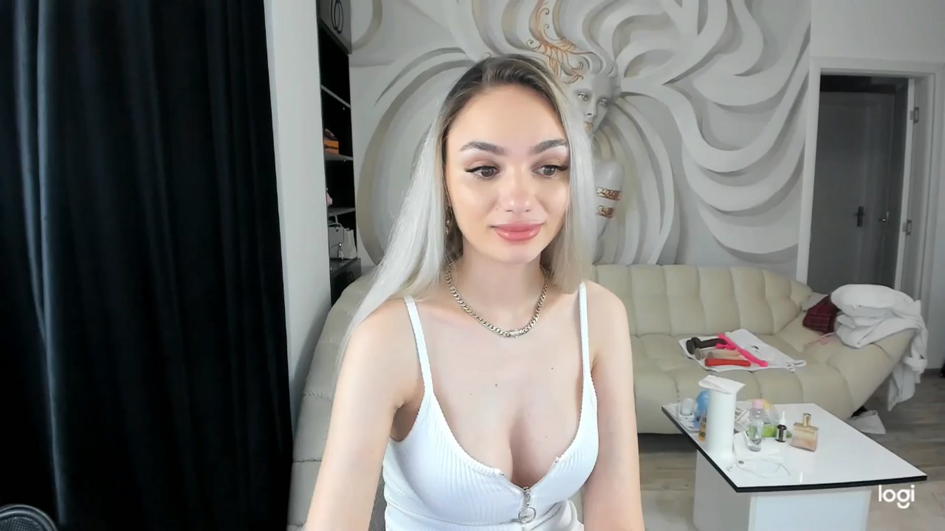 Gallery image thumbnail from HaleySweet18's myfreecams stream on, 05/30/2024, 04:23 image 7 of 20