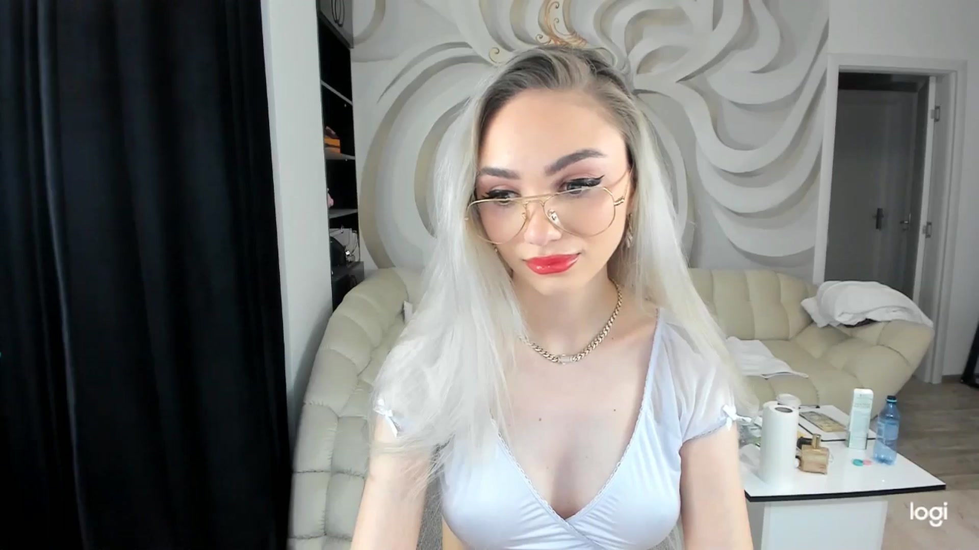 Gallery image thumbnail from HaleySweet18's myfreecams stream on, 06/03/2024, 23:14 image 5 of 20