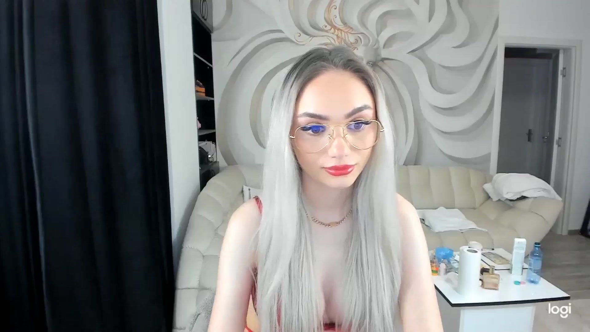 Gallery image thumbnail from HaleySweet18's myfreecams stream on, 06/04/2024, 24:33 image 8 of 20