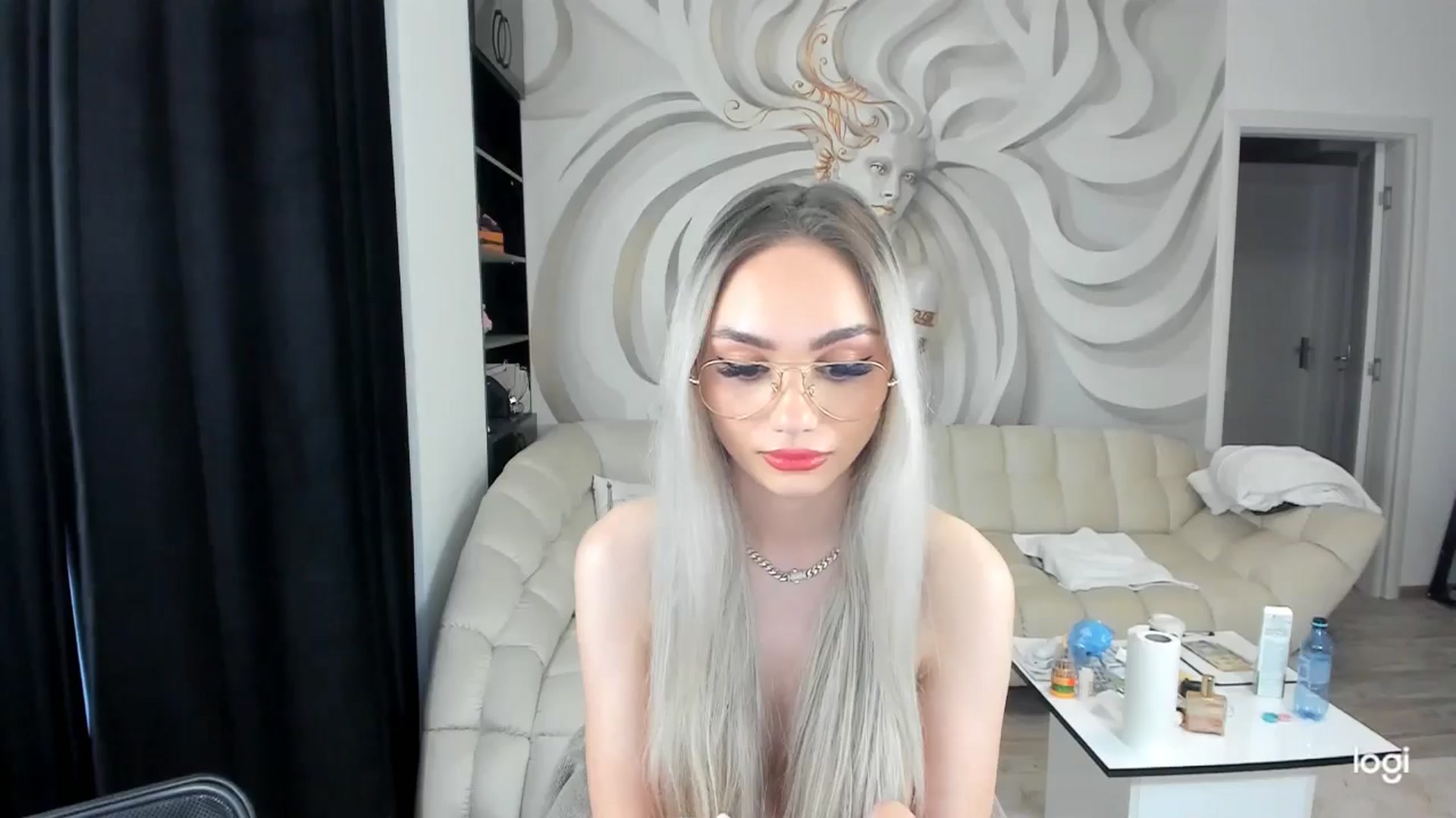 Gallery image thumbnail from HaleySweet18's myfreecams stream on, 06/04/2024, 04:43 image 5 of 20