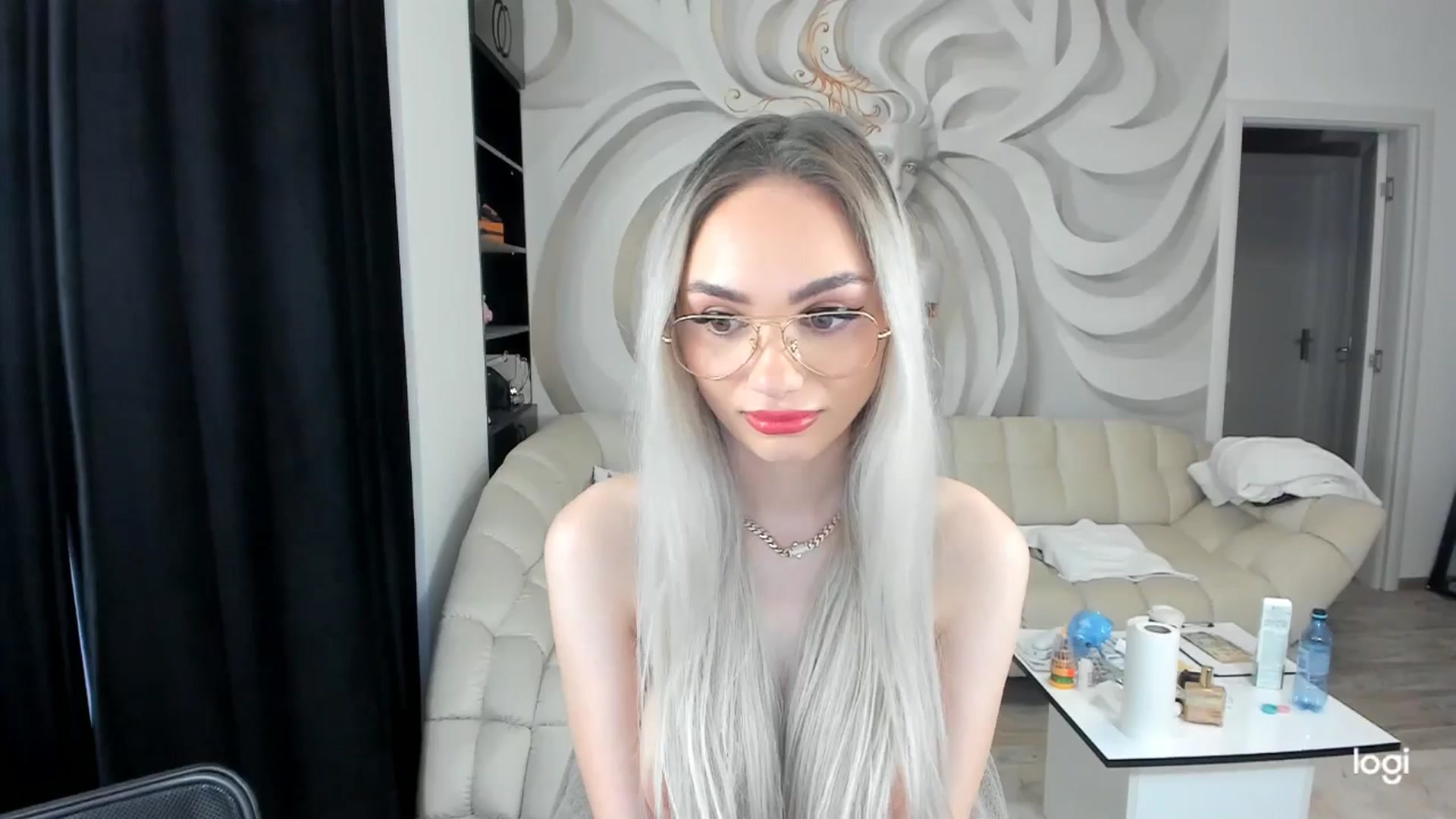 Gallery image thumbnail from HaleySweet18's myfreecams stream on, 06/04/2024, 04:43 image 3 of 20