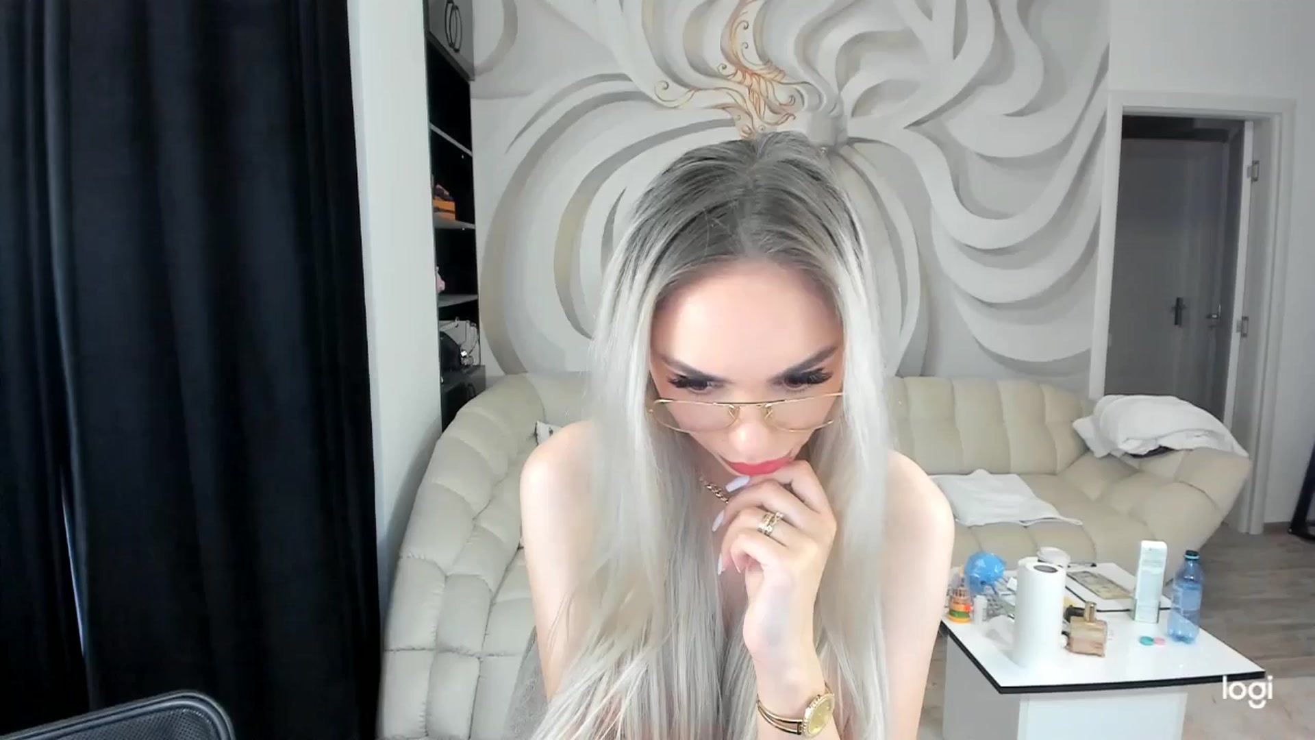 Gallery image thumbnail from HaleySweet18's myfreecams stream on, 06/04/2024, 04:43 image 1 of 20