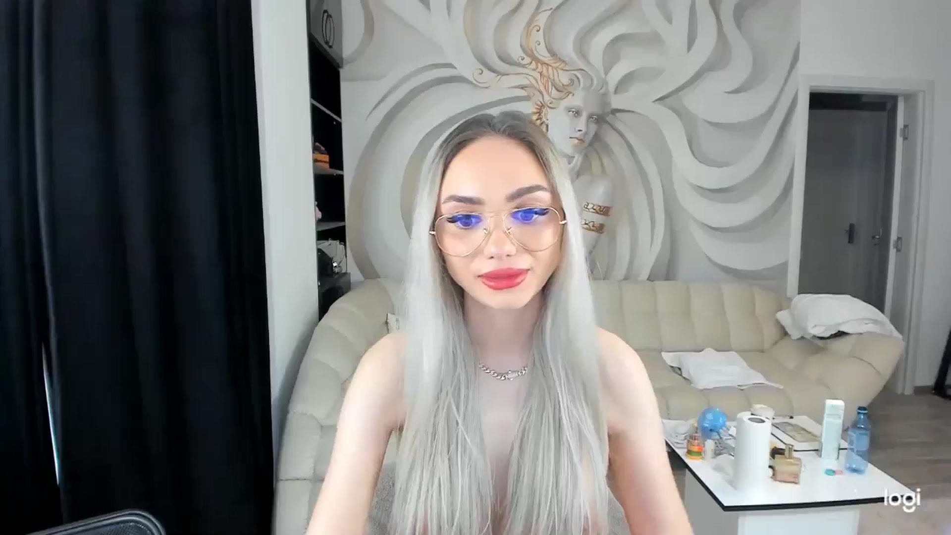 Gallery image thumbnail from HaleySweet18's myfreecams stream on, 06/04/2024, 04:43 image 13 of 20