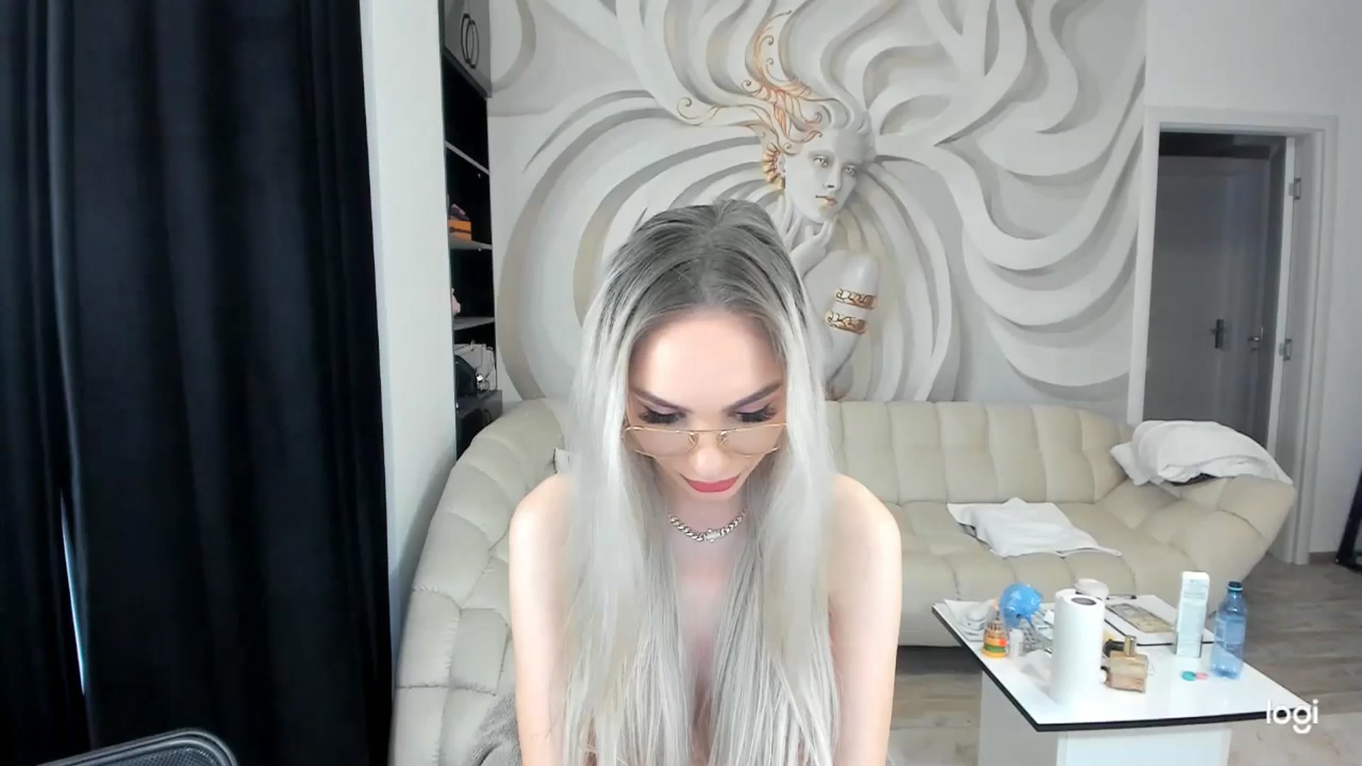 Gallery image thumbnail from HaleySweet18's myfreecams stream on, 06/04/2024, 04:43 image 8 of 20