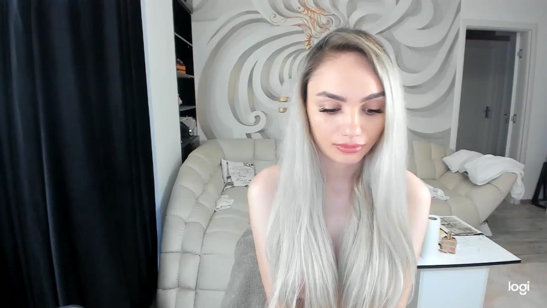 Gallery image thumbnail from HaleySweet18's myfreecams stream on, 06/05/2024, 06:13 image 12 of 20