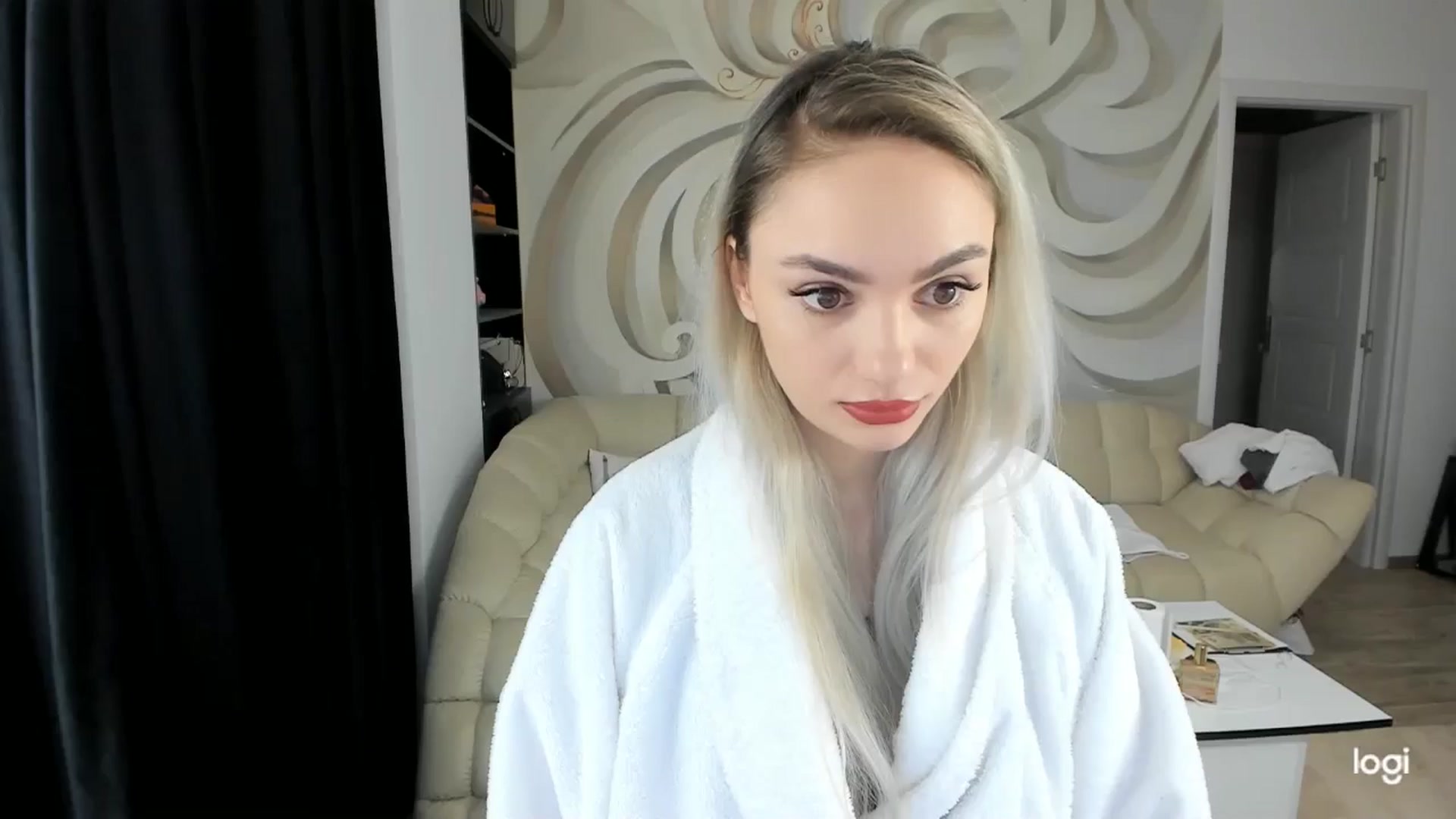 Gallery image thumbnail from HaleySweet18's myfreecams stream on, 06/05/2024, 20:25 image 1 of 20