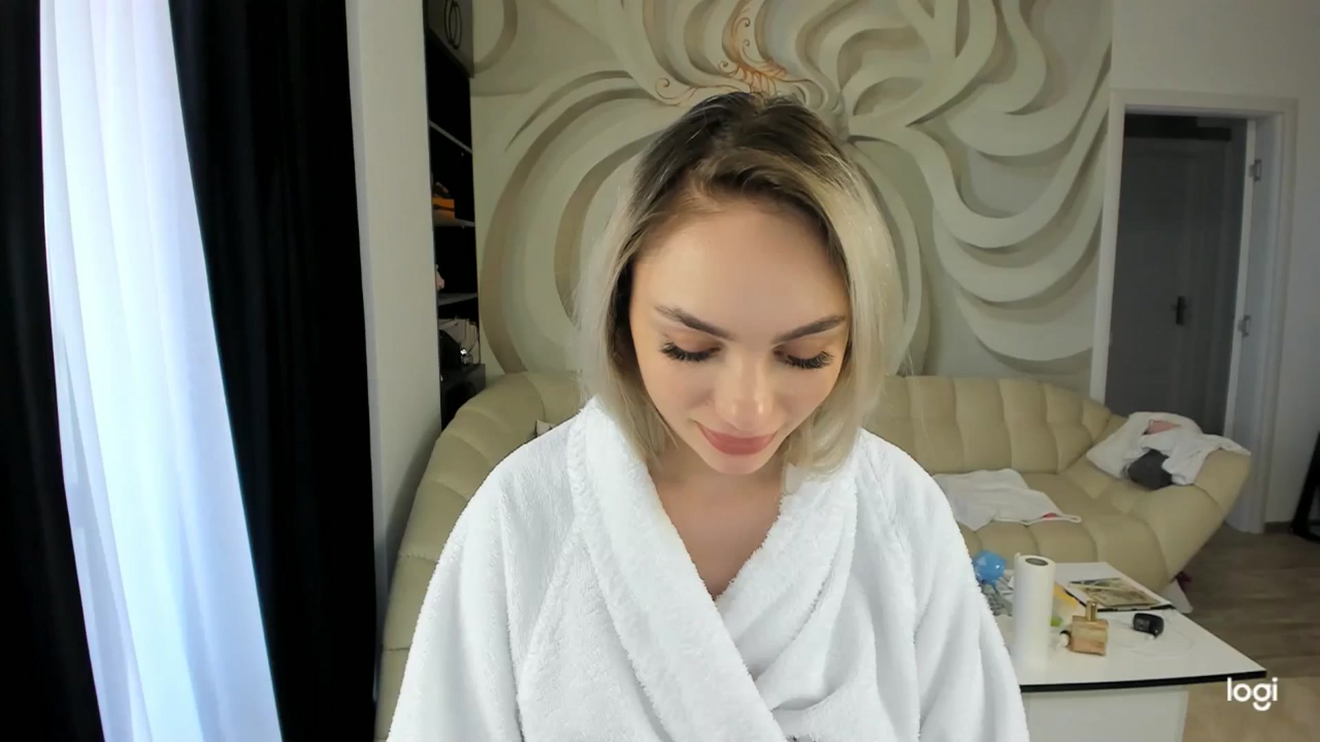 Gallery image thumbnail from HaleySweet18's myfreecams stream on, 06/06/2024, 06:48 image 4 of 20