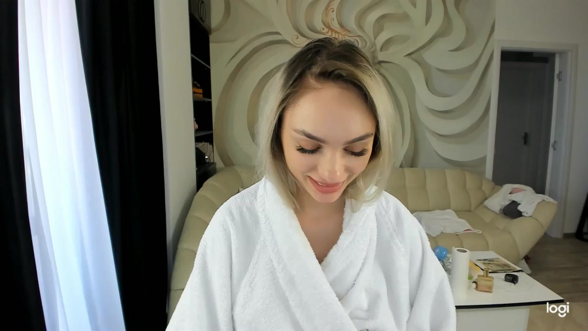 Gallery image thumbnail from HaleySweet18's myfreecams stream on, 06/06/2024, 06:48 image 1 of 20