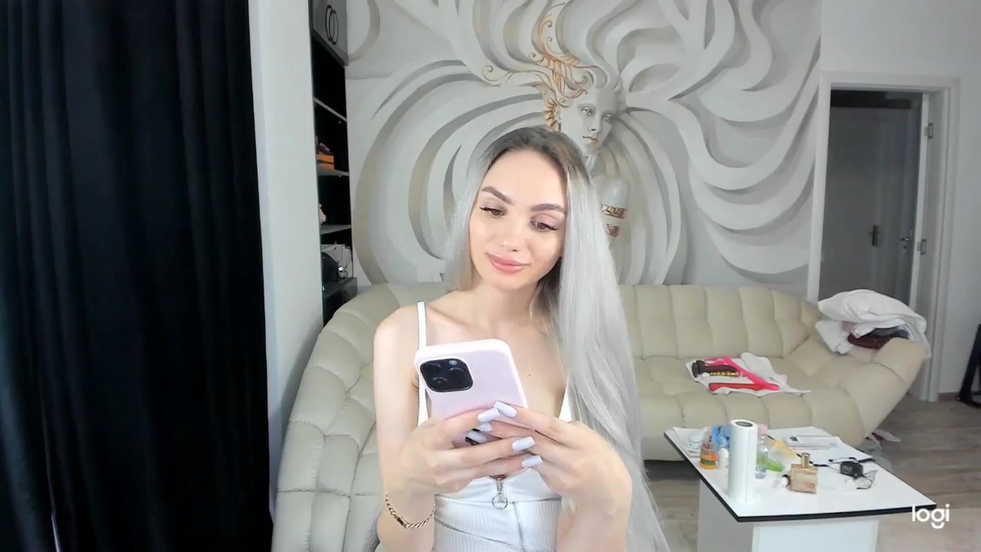 Gallery image thumbnail from HaleySweet18's myfreecams stream on, 06/09/2024, 03:56 image 16 of 20