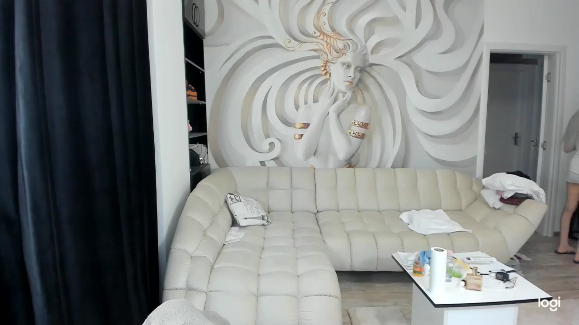 Gallery image thumbnail from HaleySweet18's myfreecams stream on, 06/09/2024, 21:00 image 16 of 20