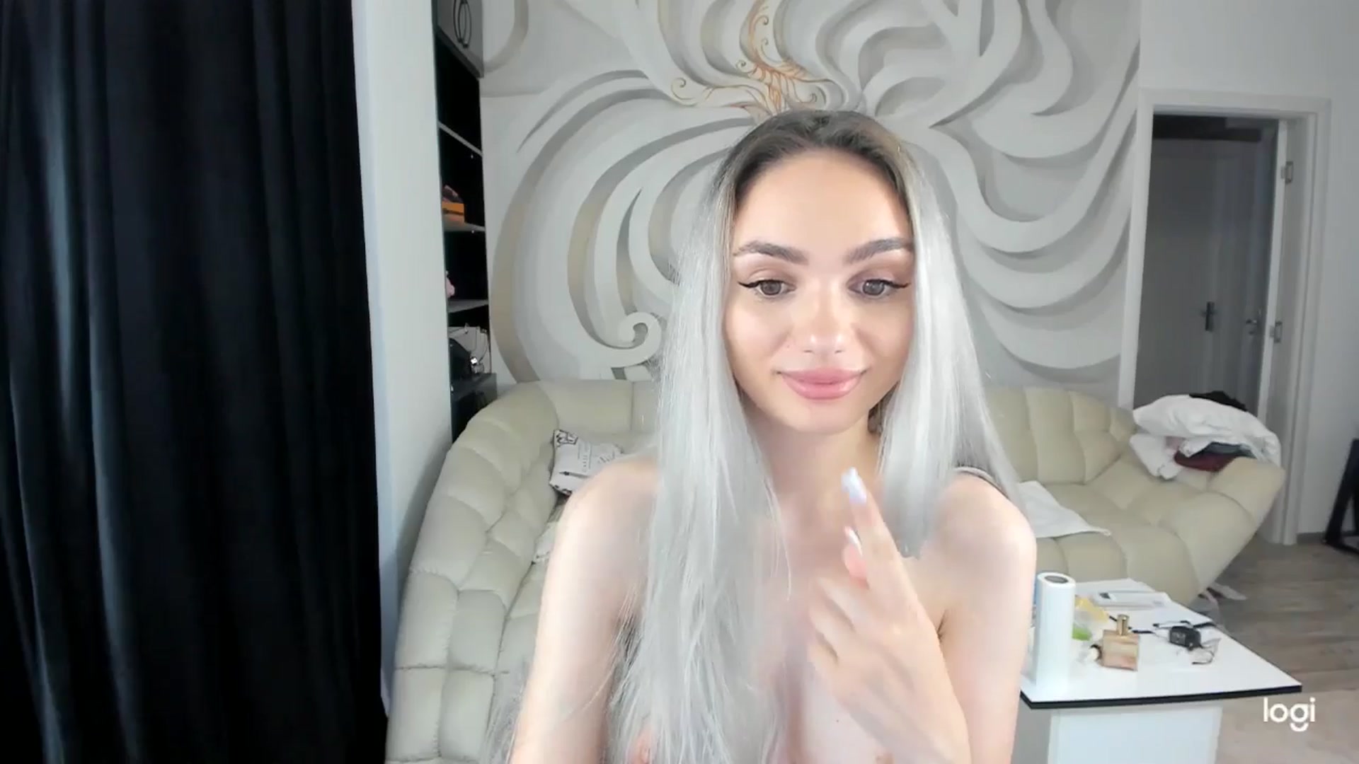Gallery image thumbnail from HaleySweet18's myfreecams stream on, 06/10/2024, 05:00 image 16 of 20