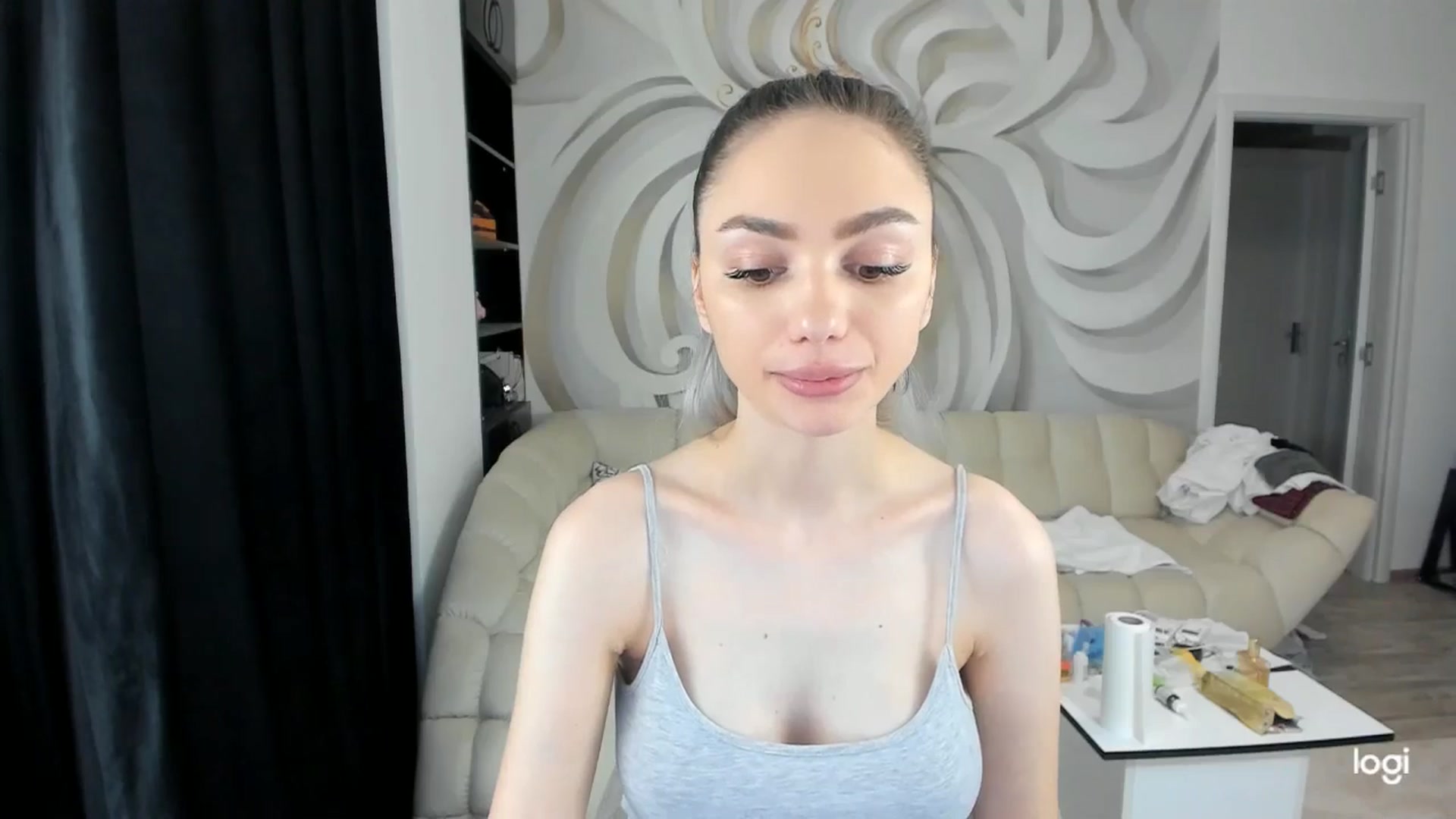 Gallery image thumbnail from HaleySweet18's myfreecams stream on, 06/12/2024, 03:28 image 10 of 20