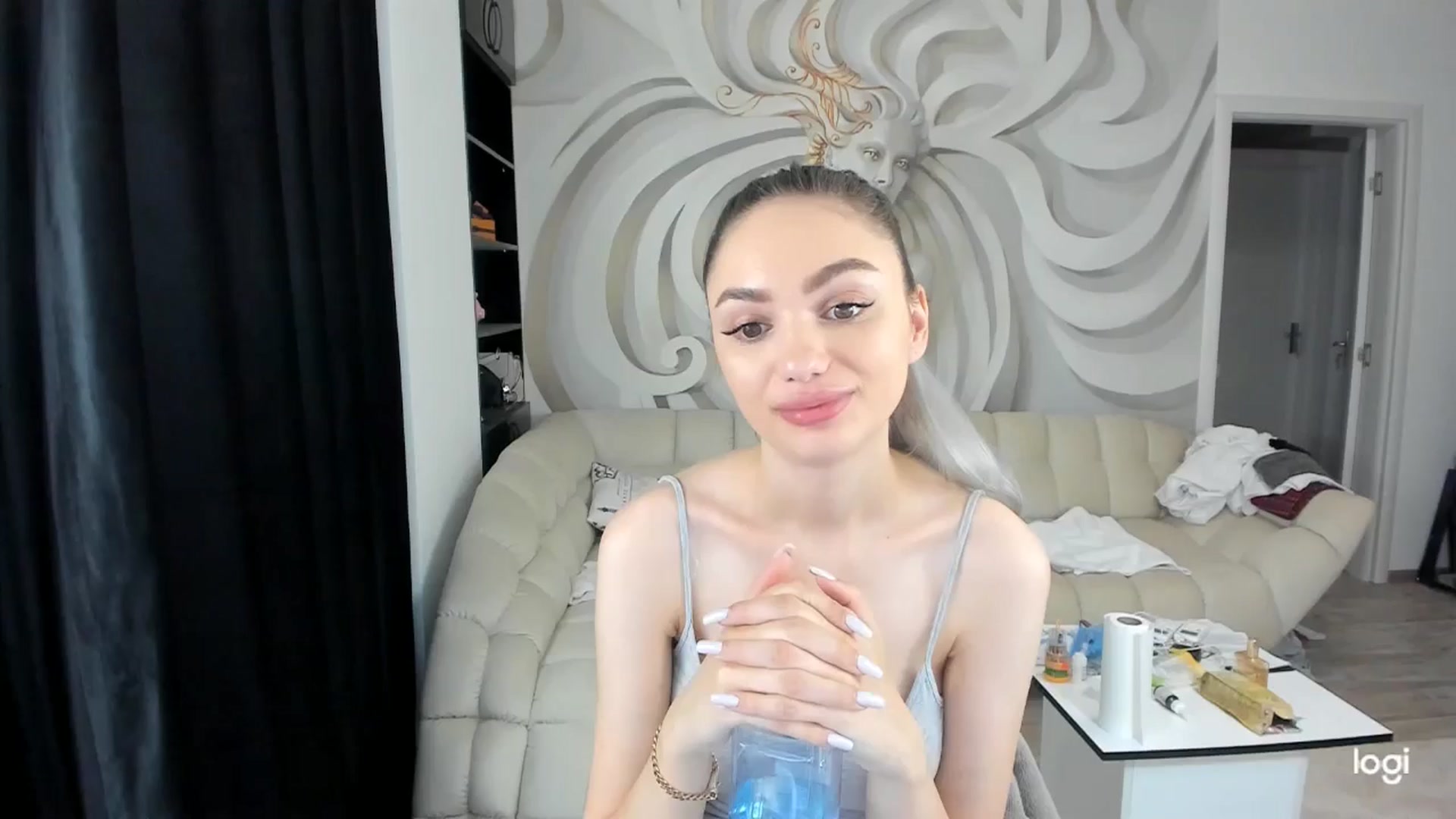Gallery image thumbnail from HaleySweet18's myfreecams stream on, 06/12/2024, 04:00 image 3 of 20