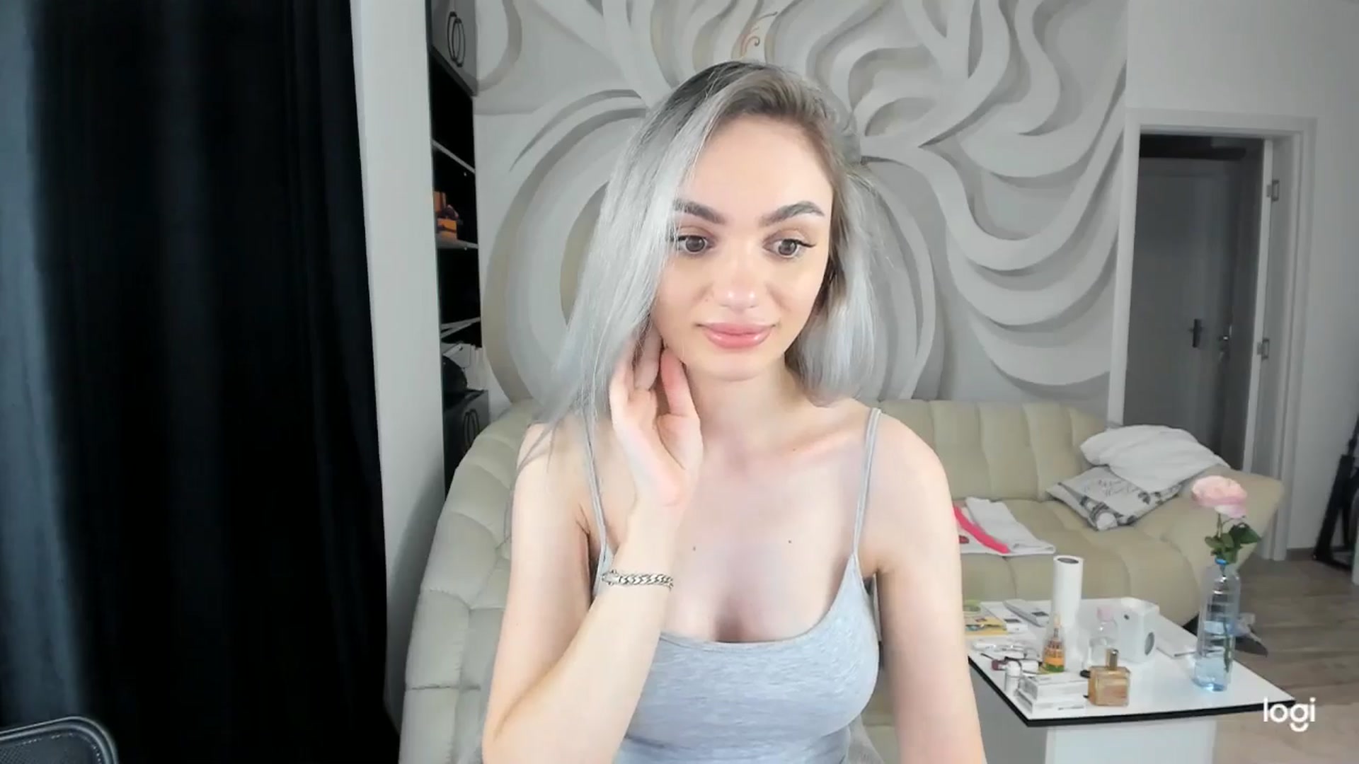 Gallery image thumbnail from HaleySweet18's myfreecams stream on, 06/15/2024, 02:52 image 16 of 20