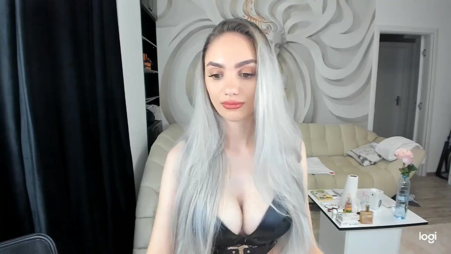 Gallery image thumbnail from HaleySweet18's myfreecams stream on, 06/16/2024, 24:04 image 5 of 20