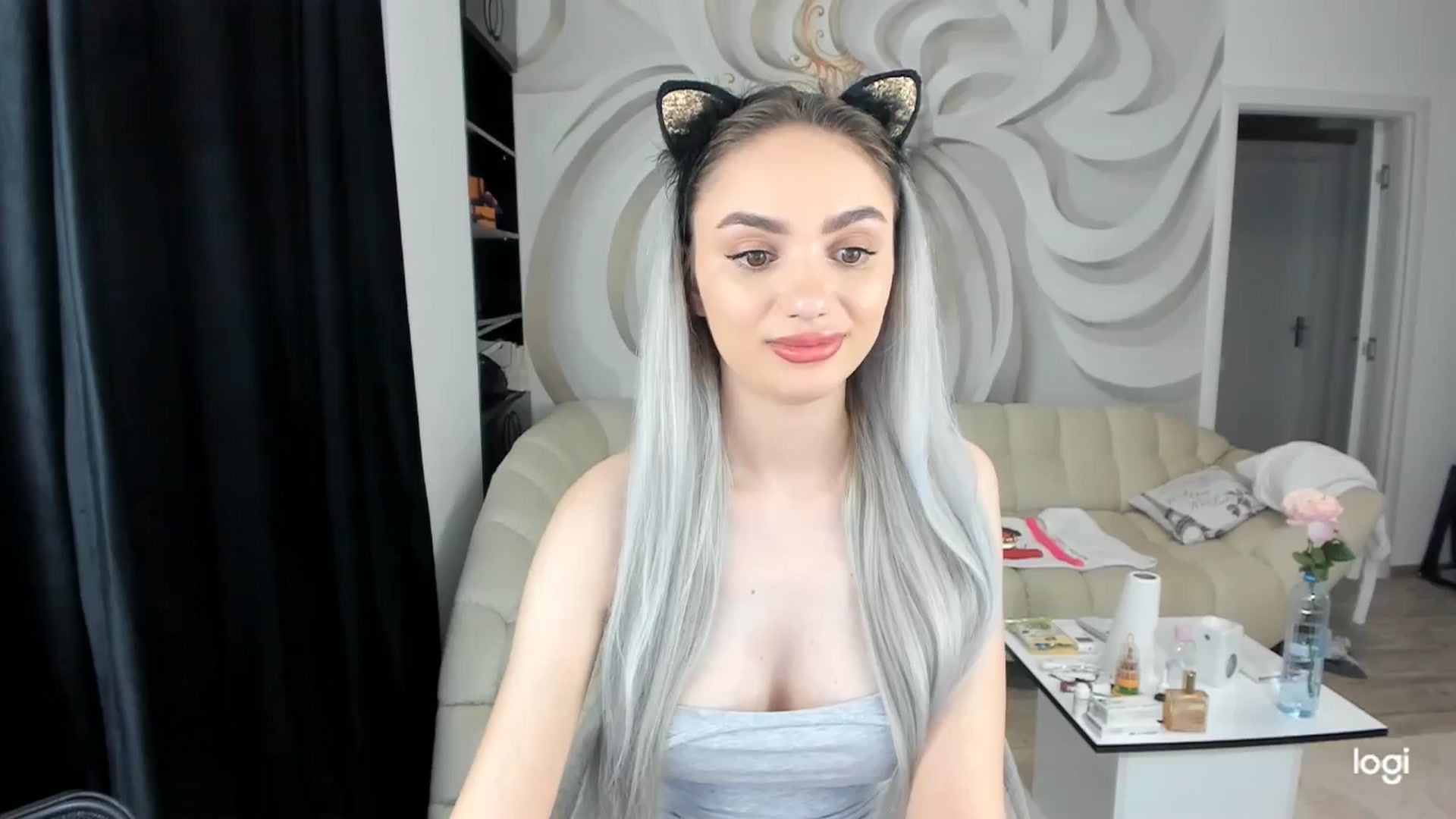 Gallery image thumbnail from HaleySweet18's myfreecams stream on, 06/16/2024, 02:39 image 6 of 20