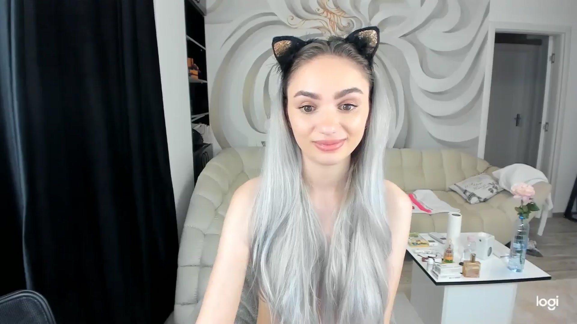 Gallery image thumbnail from HaleySweet18's myfreecams stream on, 06/16/2024, 06:13 image 14 of 20