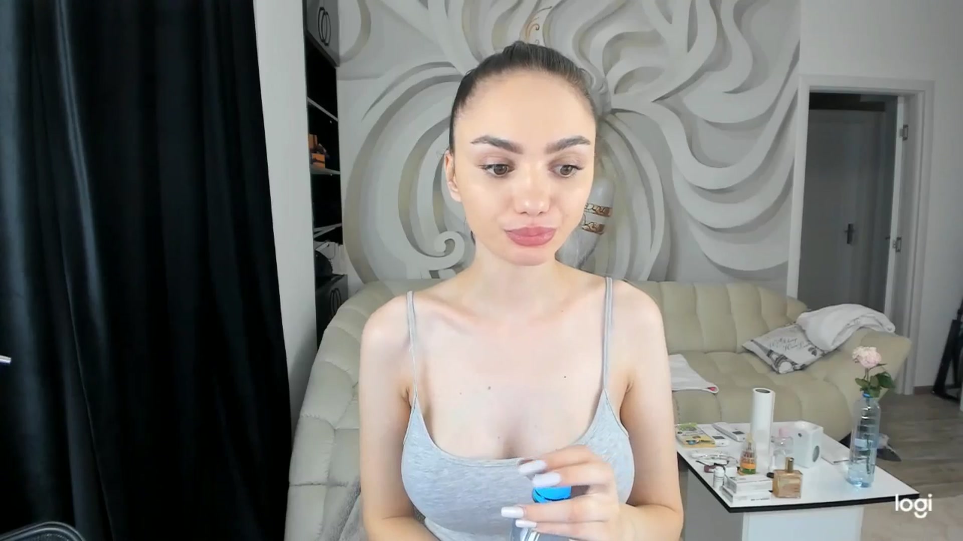 Gallery image thumbnail from HaleySweet18's myfreecams stream on, 06/17/2024, 02:43 image 6 of 20