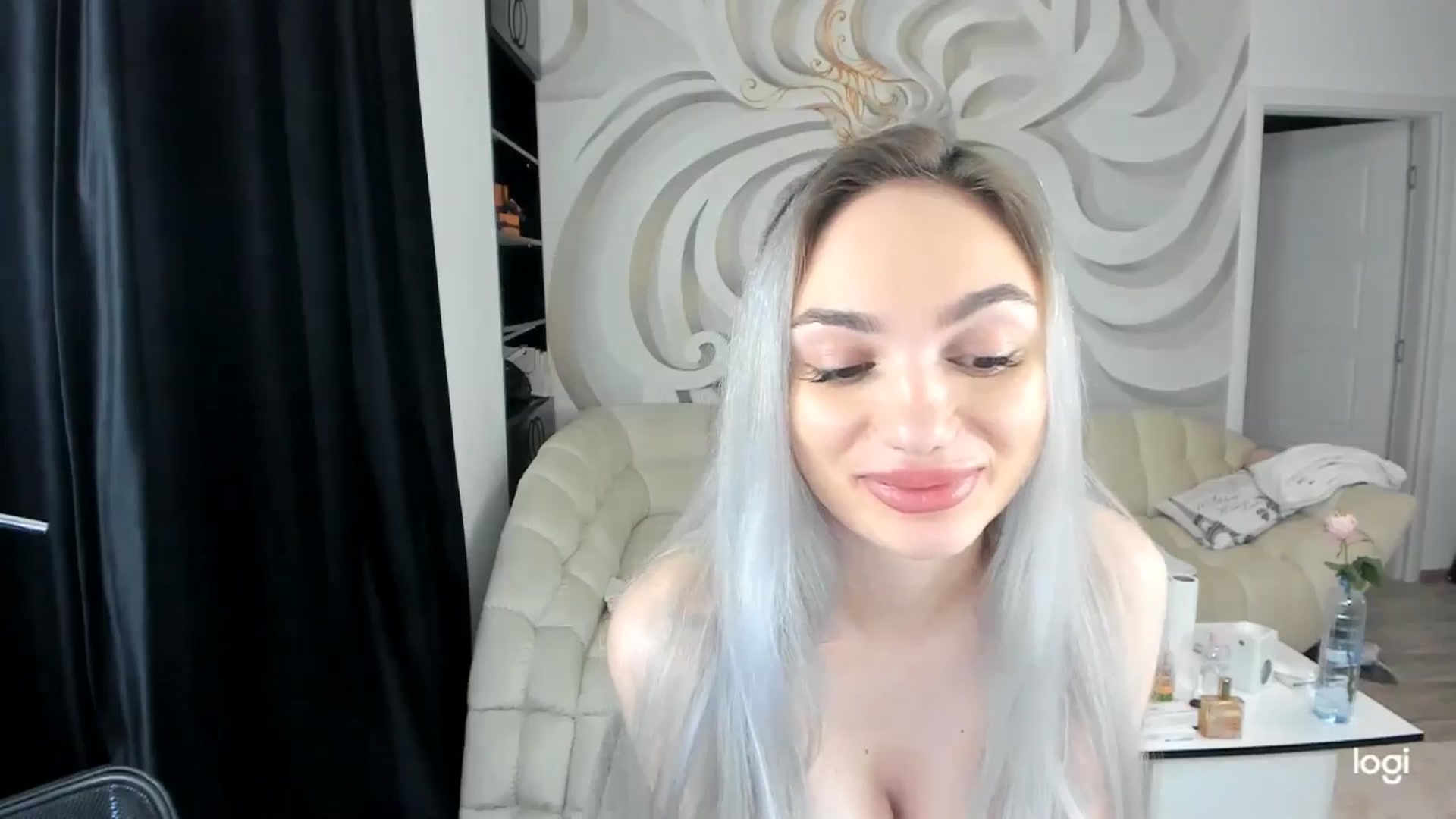 Gallery image thumbnail from HaleySweet18's myfreecams stream on, 06/18/2024, 04:43 image 14 of 20