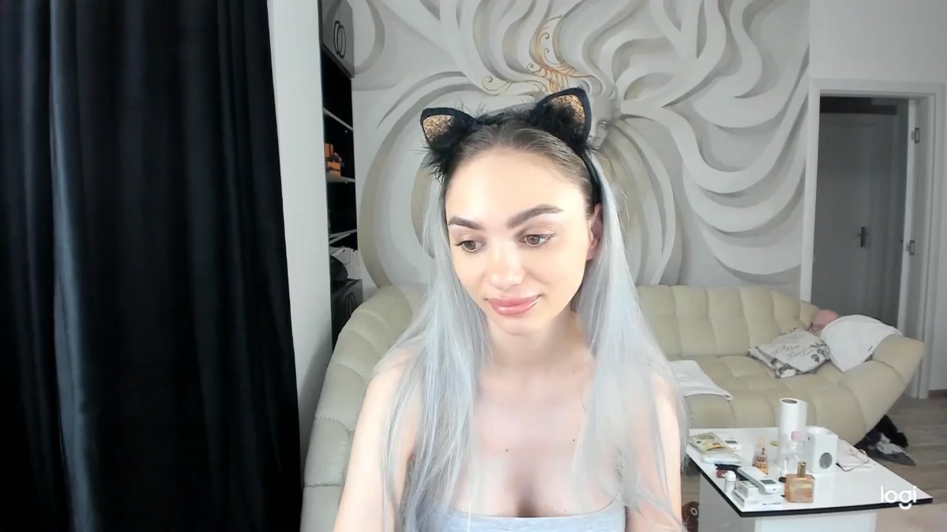 Gallery image thumbnail from HaleySweet18's myfreecams stream on, 06/20/2024, 02:28 image 8 of 20