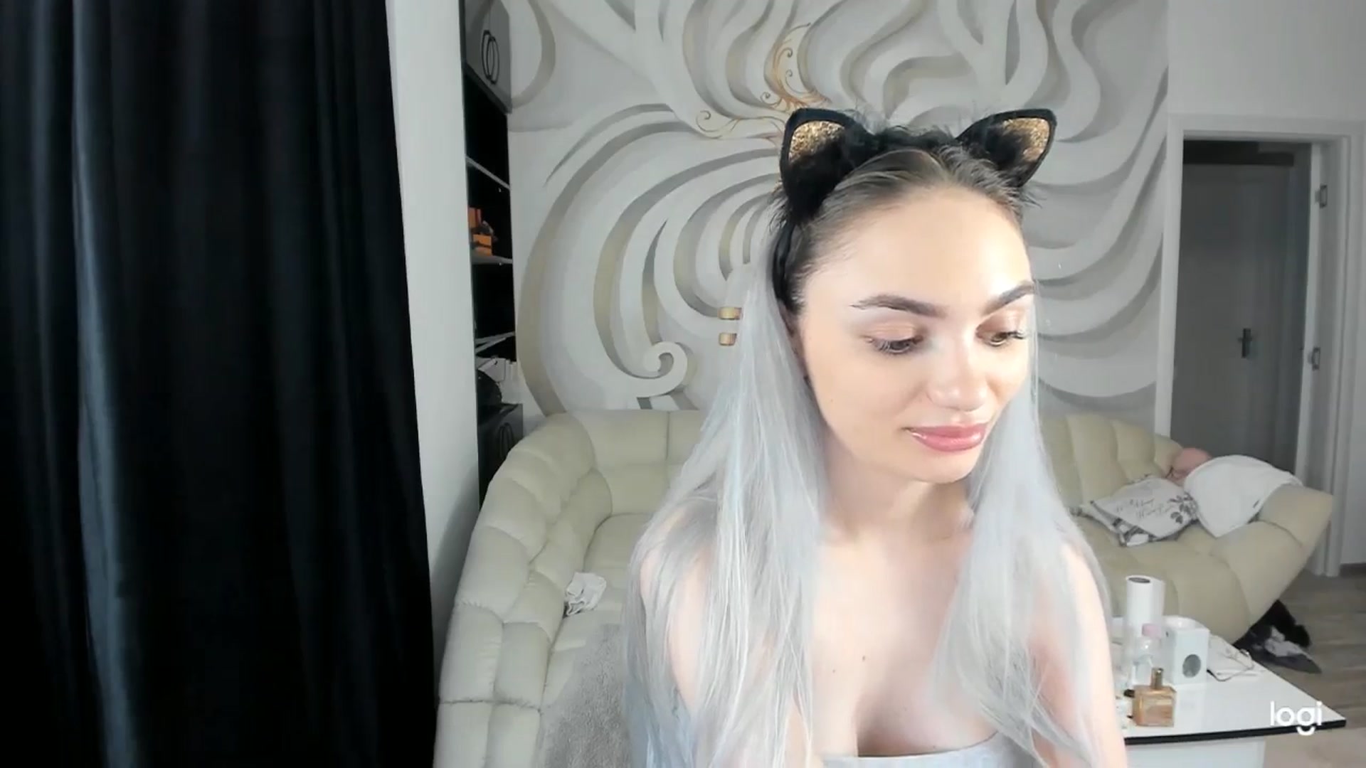 Gallery image thumbnail from HaleySweet18's myfreecams stream on, 06/20/2024, 02:28 image 7 of 20