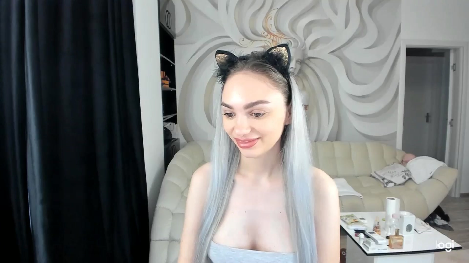 Gallery image thumbnail from HaleySweet18's myfreecams stream on, 06/20/2024, 03:19 image 13 of 20