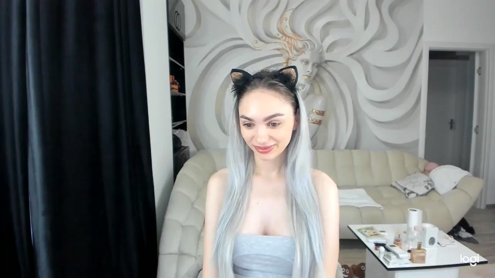 Gallery image thumbnail from HaleySweet18's myfreecams stream on, 06/20/2024, 03:19 image 14 of 20