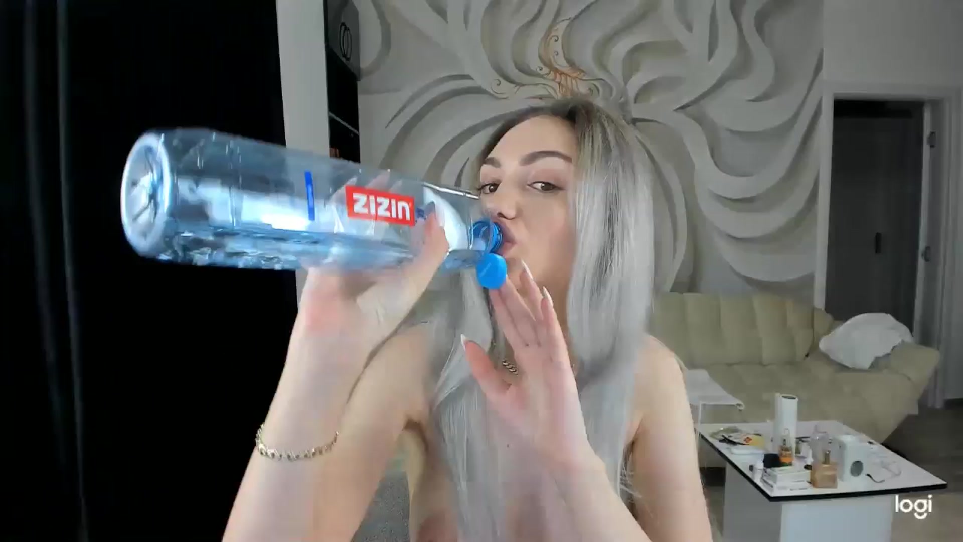Gallery image thumbnail from HaleySweet18's myfreecams stream on, 06/22/2024, 22:12 image 3 of 20