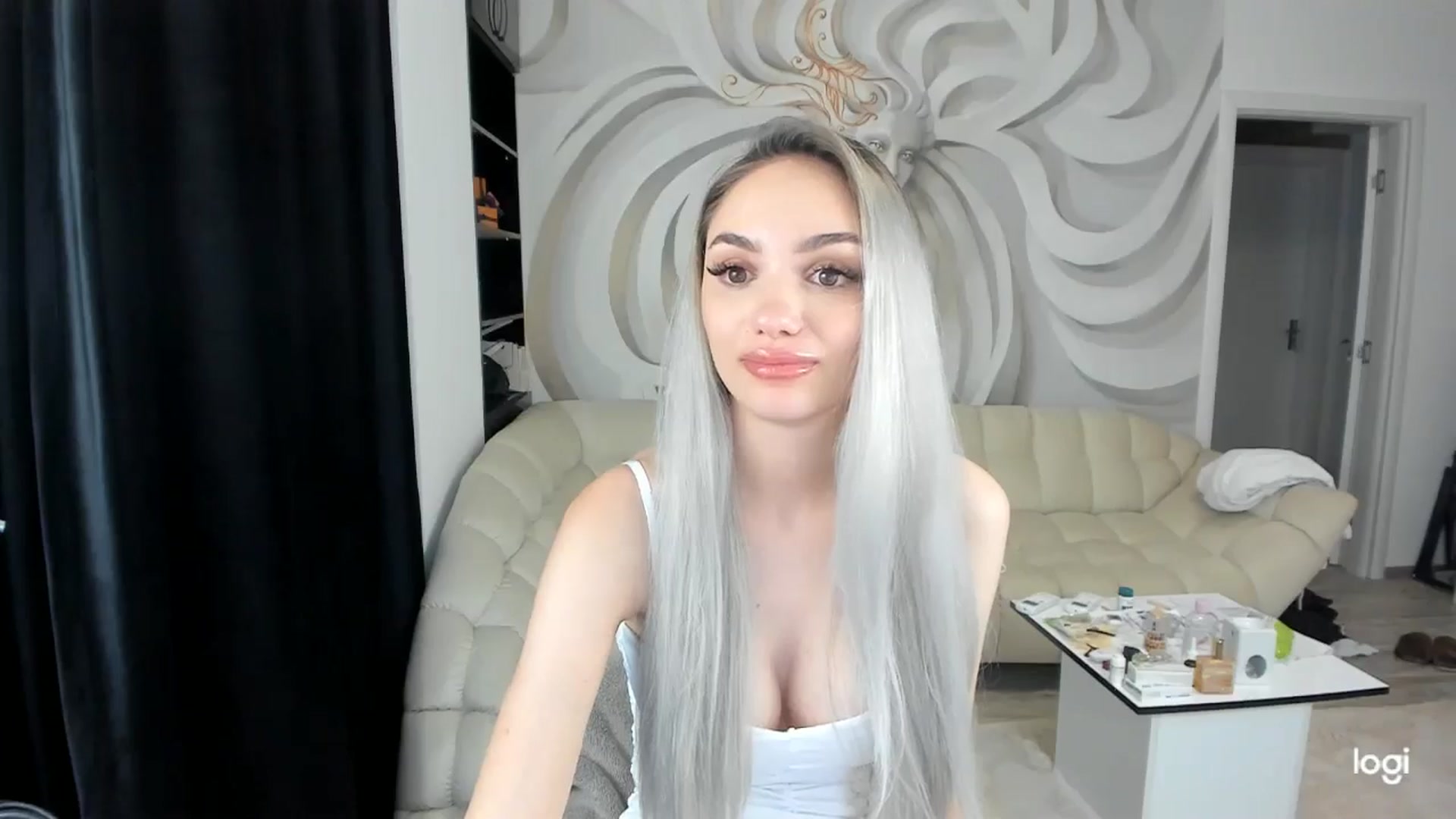 Gallery image thumbnail from HaleySweet18's myfreecams stream on, 07/06/2024, 01:26 image 12 of 20