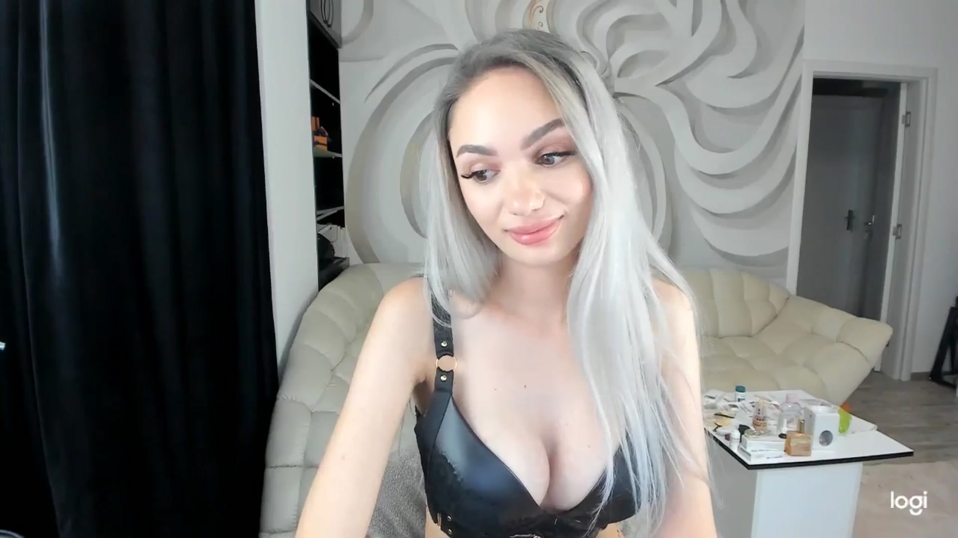 Gallery image thumbnail from HaleySweet18's myfreecams stream on, 07/06/2024, 21:59 image 4 of 20