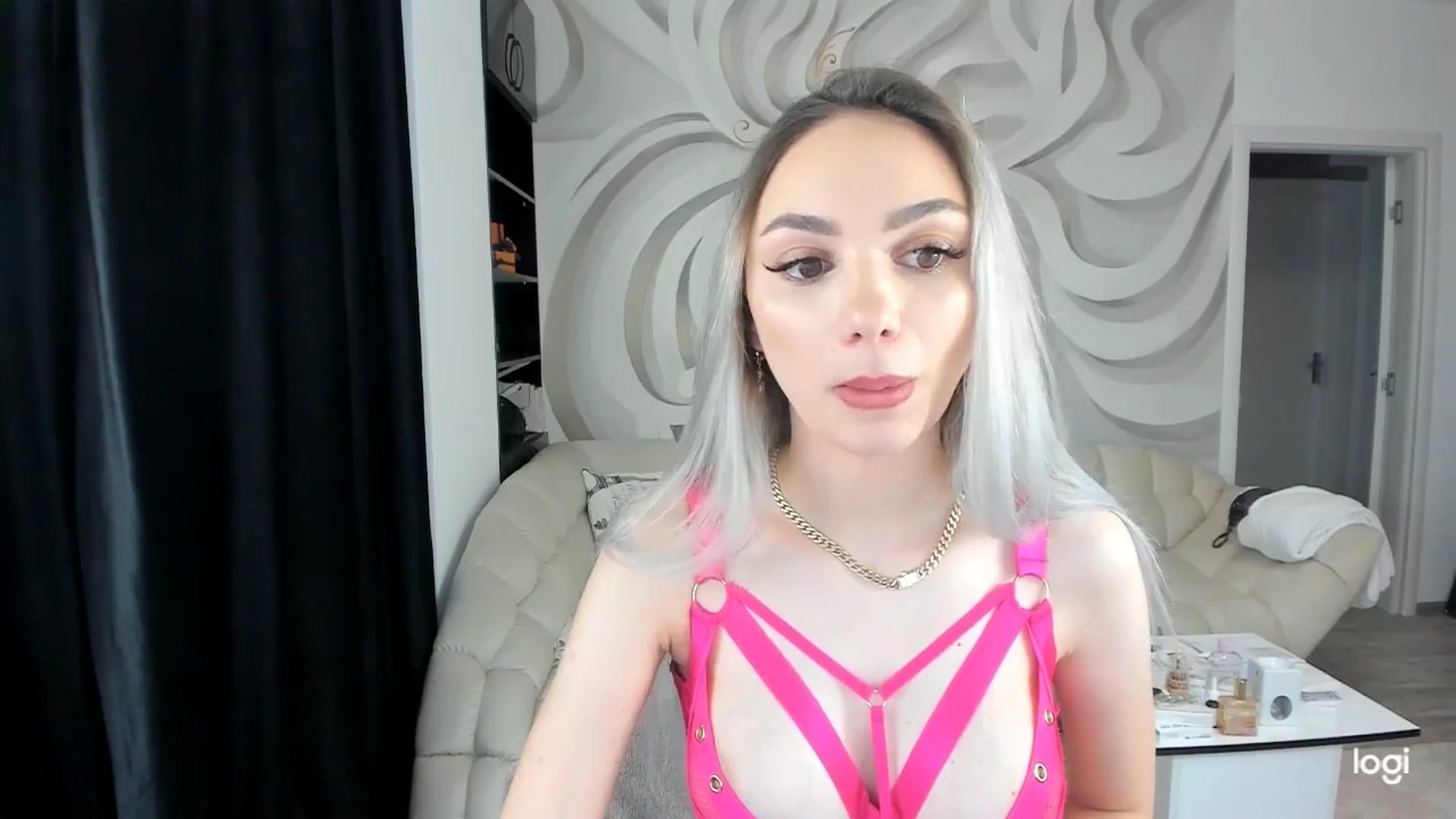 Gallery image thumbnail from HaleySweet18's myfreecams stream on, 07/08/2024, 22:26 image 6 of 20