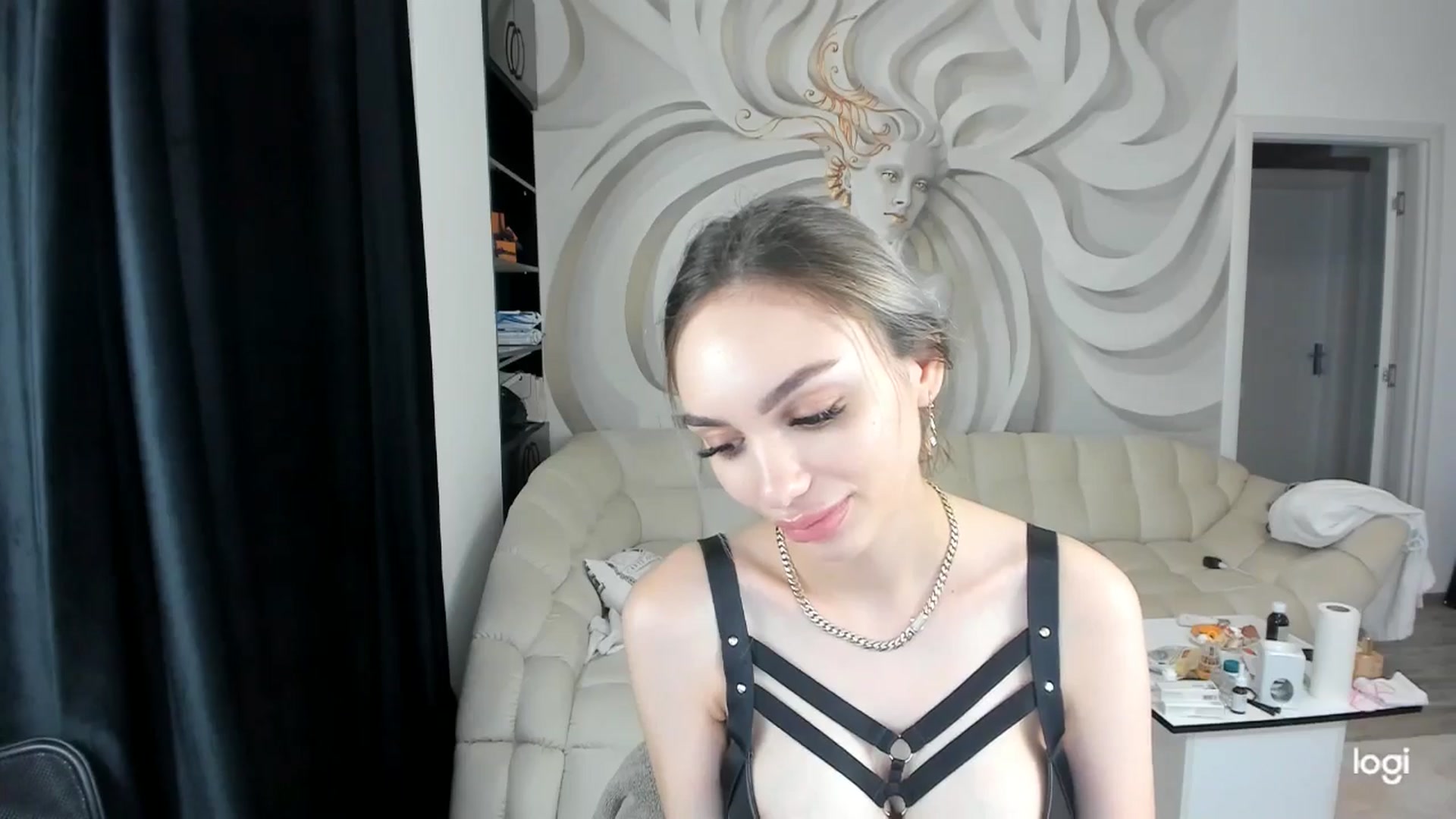 Gallery image thumbnail from HaleySweet18's myfreecams stream on, 07/20/2024, 04:20 image 18 of 20